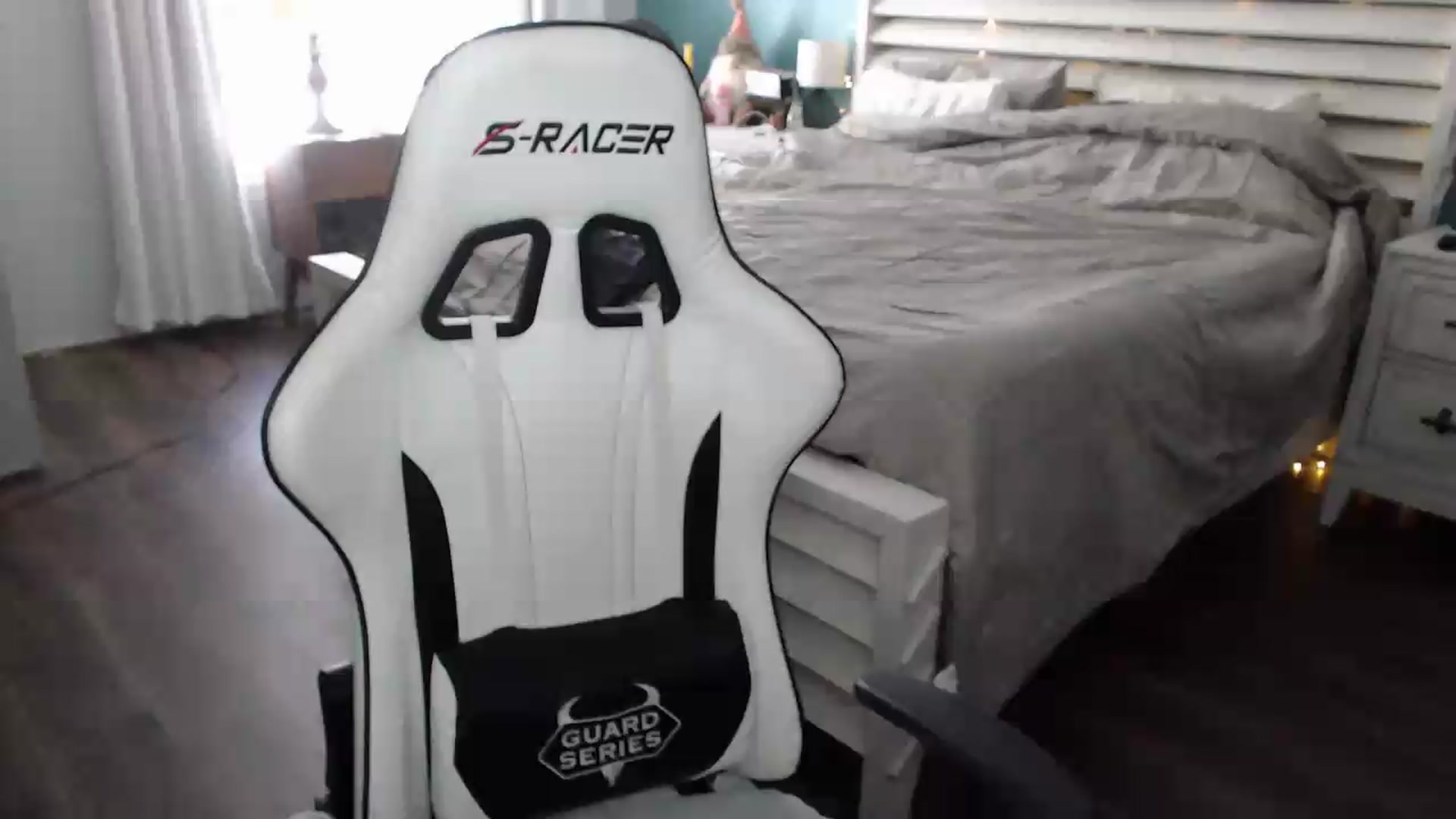 Gallery image thumbnail from ZenZoey's myfreecams stream on, 07/15/2026, 19:00 image 1 of 20