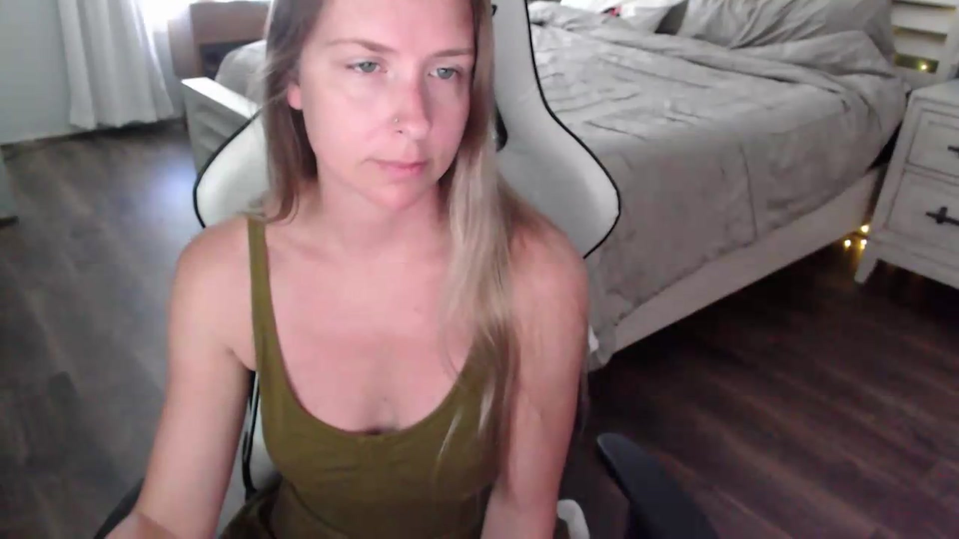 Gallery image thumbnail from ZenZoey's myfreecams stream on, 07/16/2026, 17:18 image 4 of 20