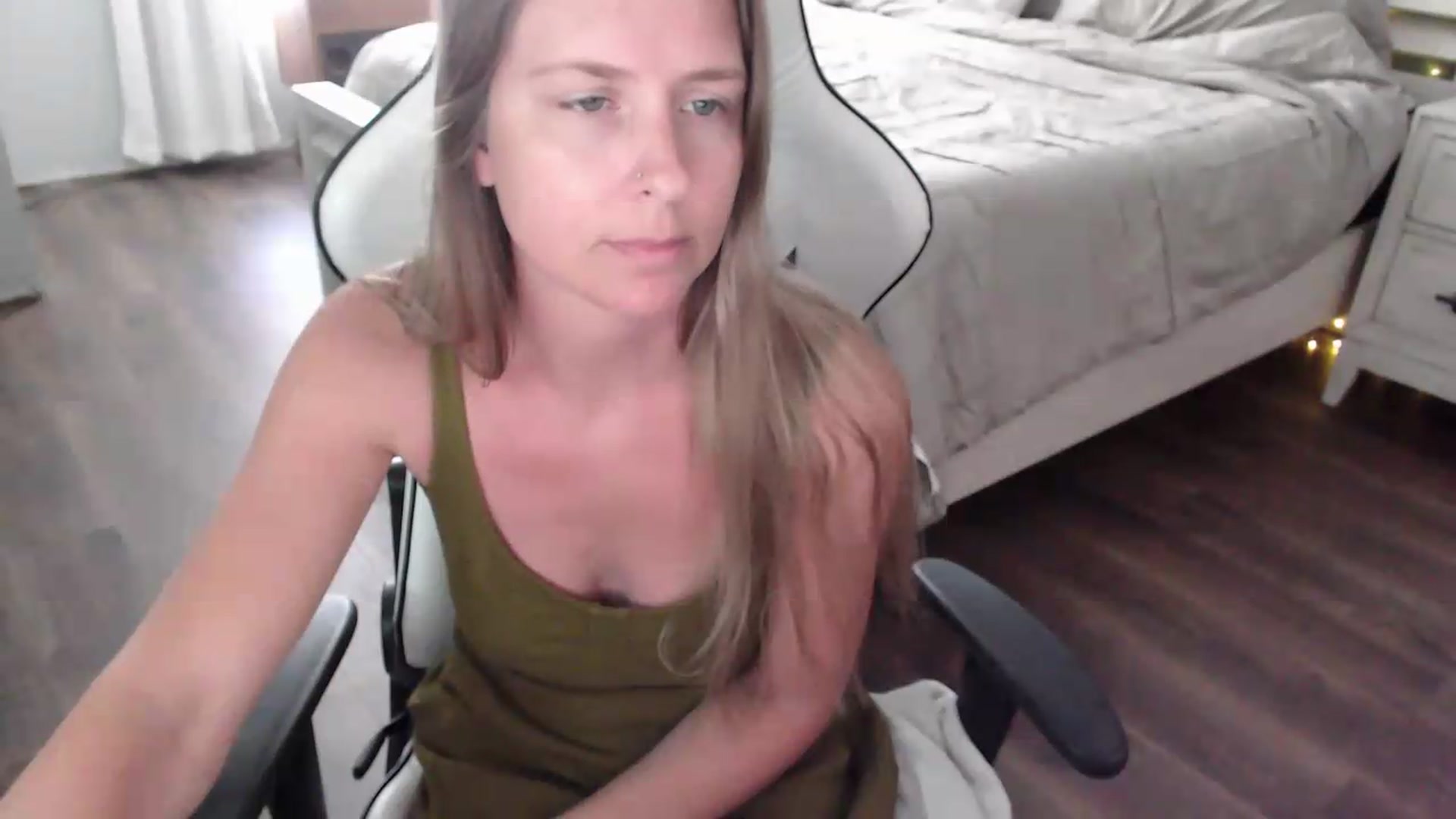Gallery image thumbnail from ZenZoey's myfreecams stream on, 07/16/2026, 19:38 image 3 of 20