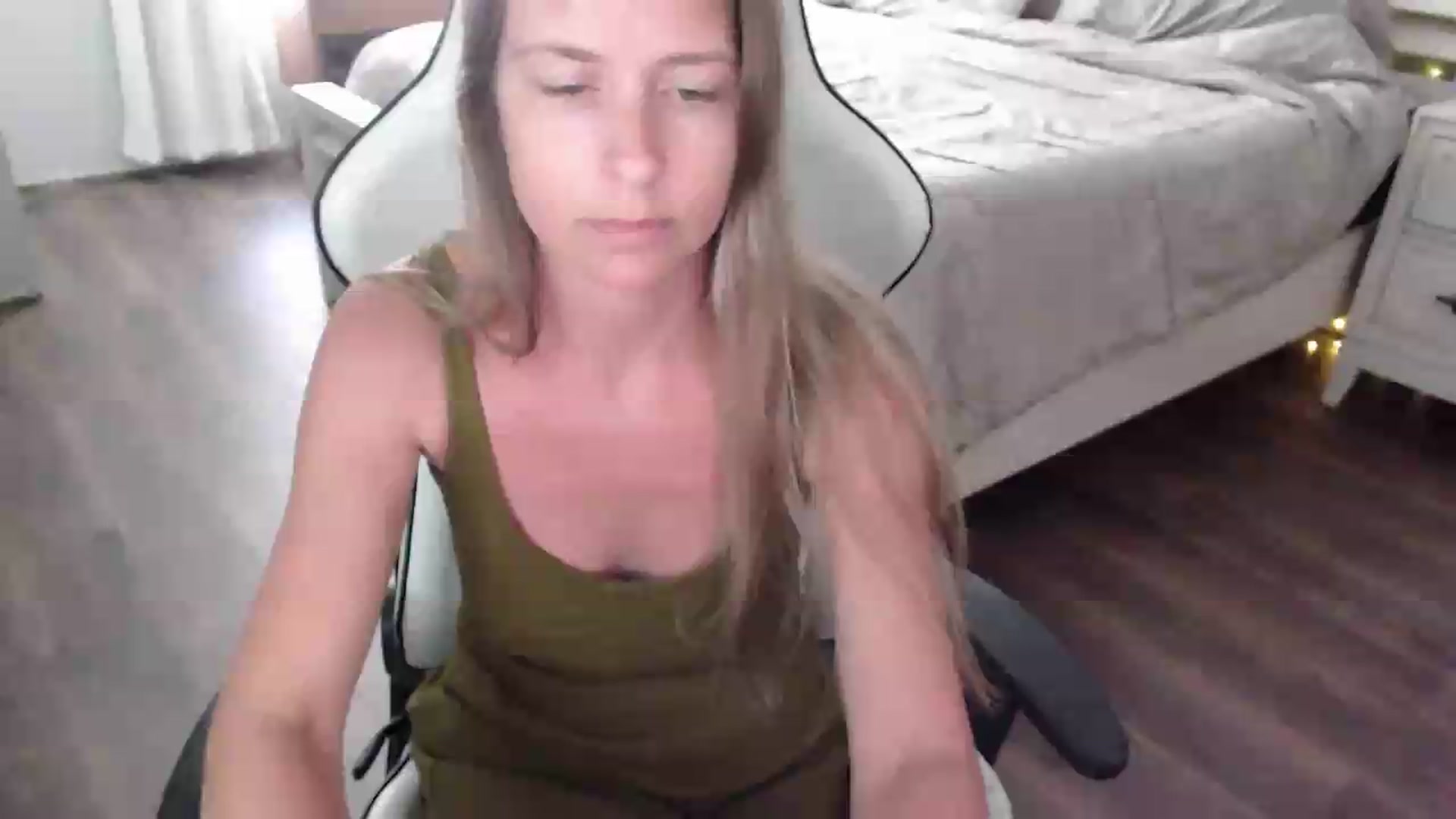 Gallery image thumbnail from ZenZoey's myfreecams stream on, 07/16/2026, 19:38 image 1 of 20