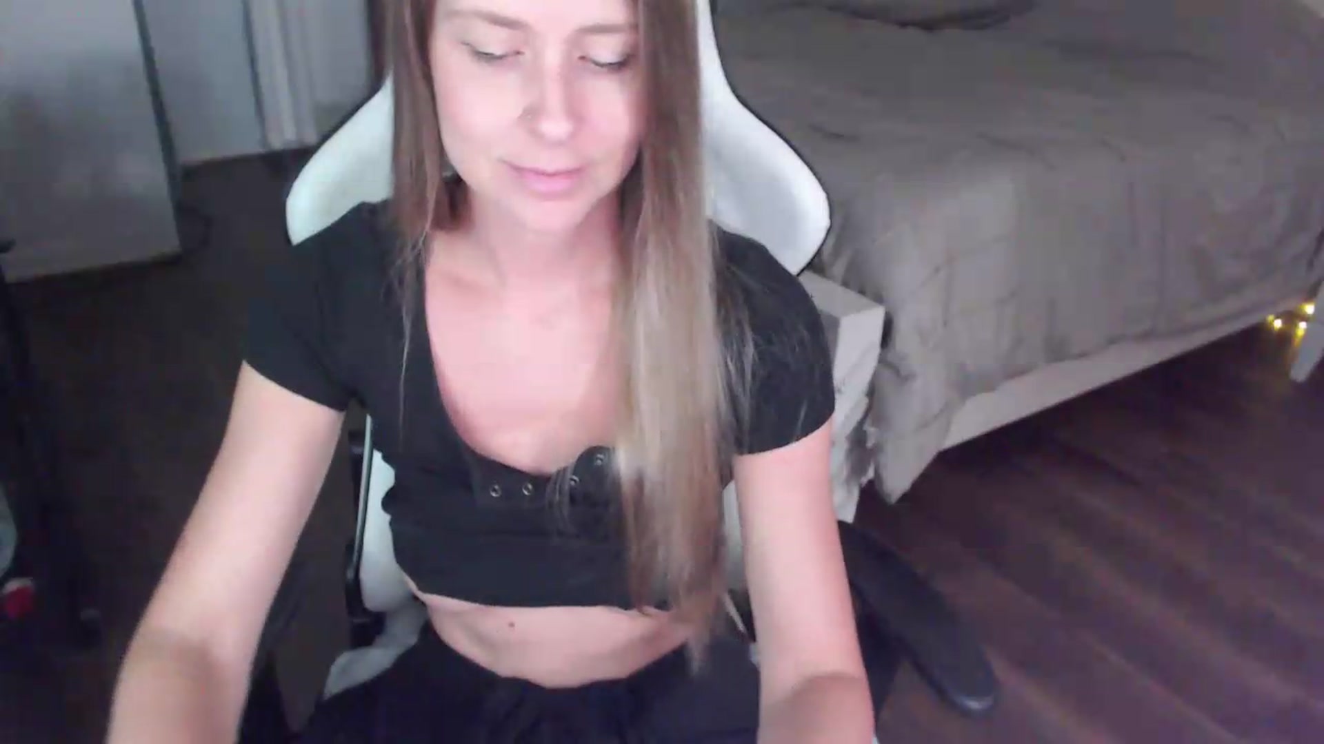 Gallery image thumbnail from ZenZoey's myfreecams stream on, 07/27/2026, 15:41 image 14 of 20