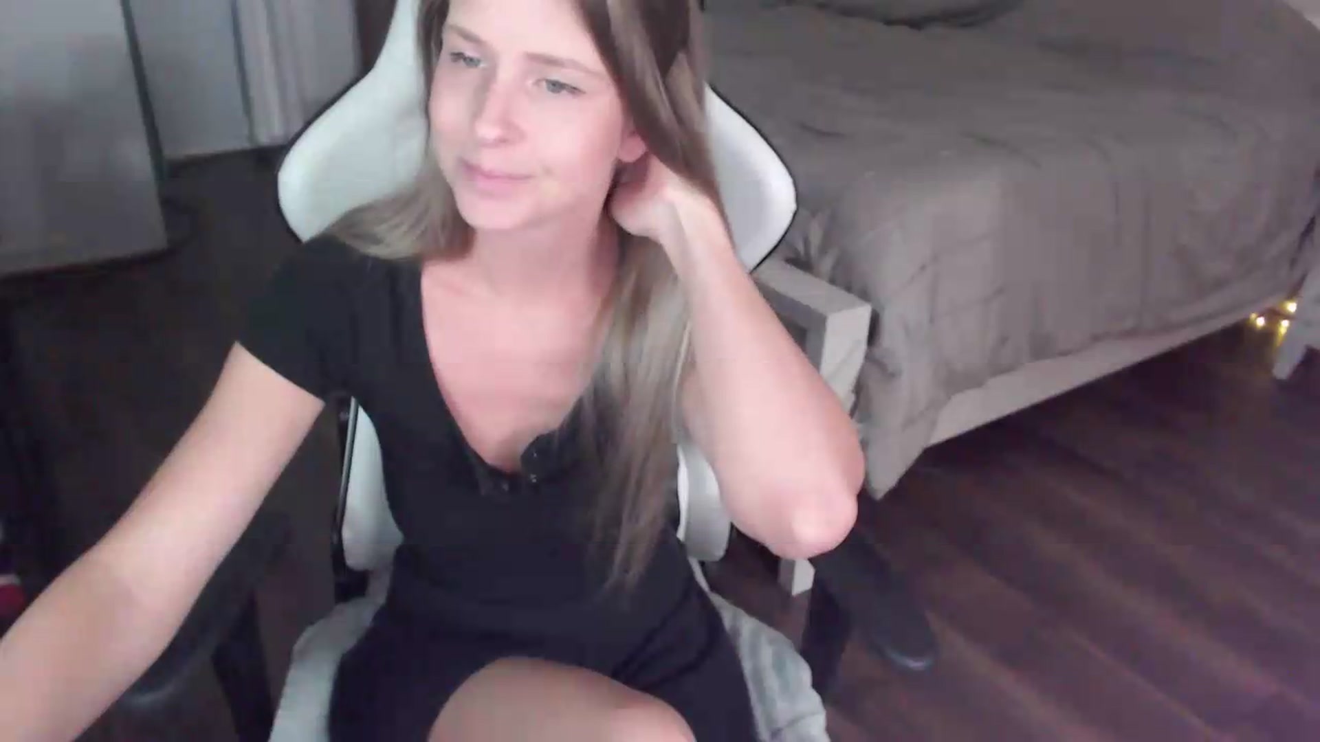 Gallery image thumbnail from ZenZoey's myfreecams stream on, 07/27/2026, 15:41 image 20 of 20