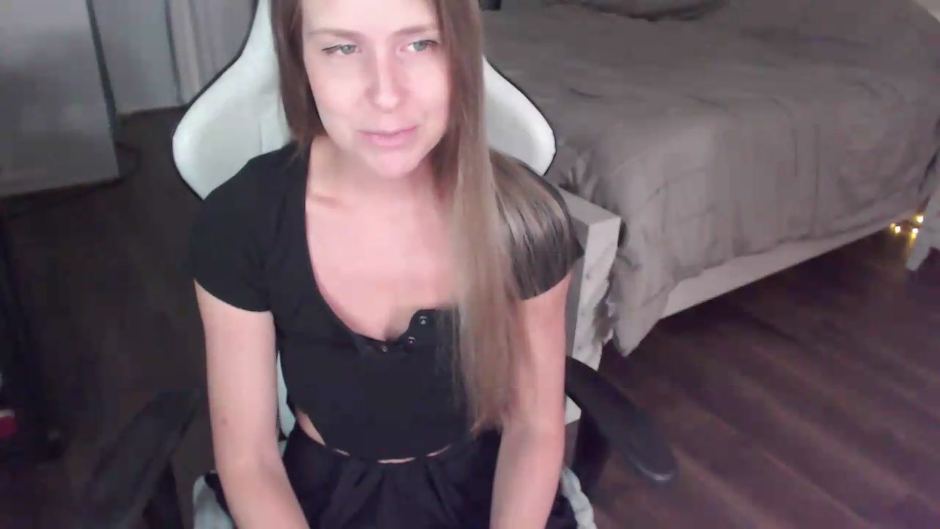Gallery image thumbnail from ZenZoey's myfreecams stream on, 07/27/2026, 15:41 image 17 of 20