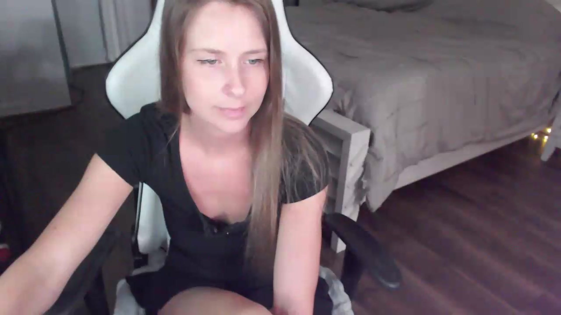 Gallery image thumbnail from ZenZoey's myfreecams stream on, 07/27/2026, 15:41 image 18 of 20