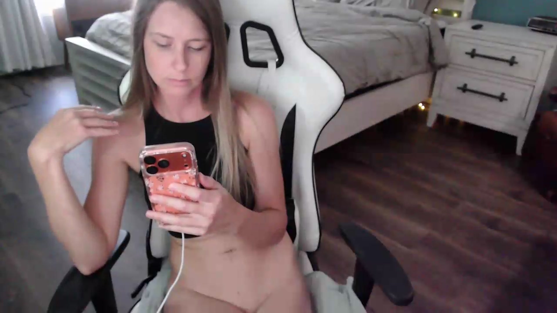 Gallery image thumbnail from ZenZoey's myfreecams stream on, 08/03/2026, 19:03 image 3 of 20
