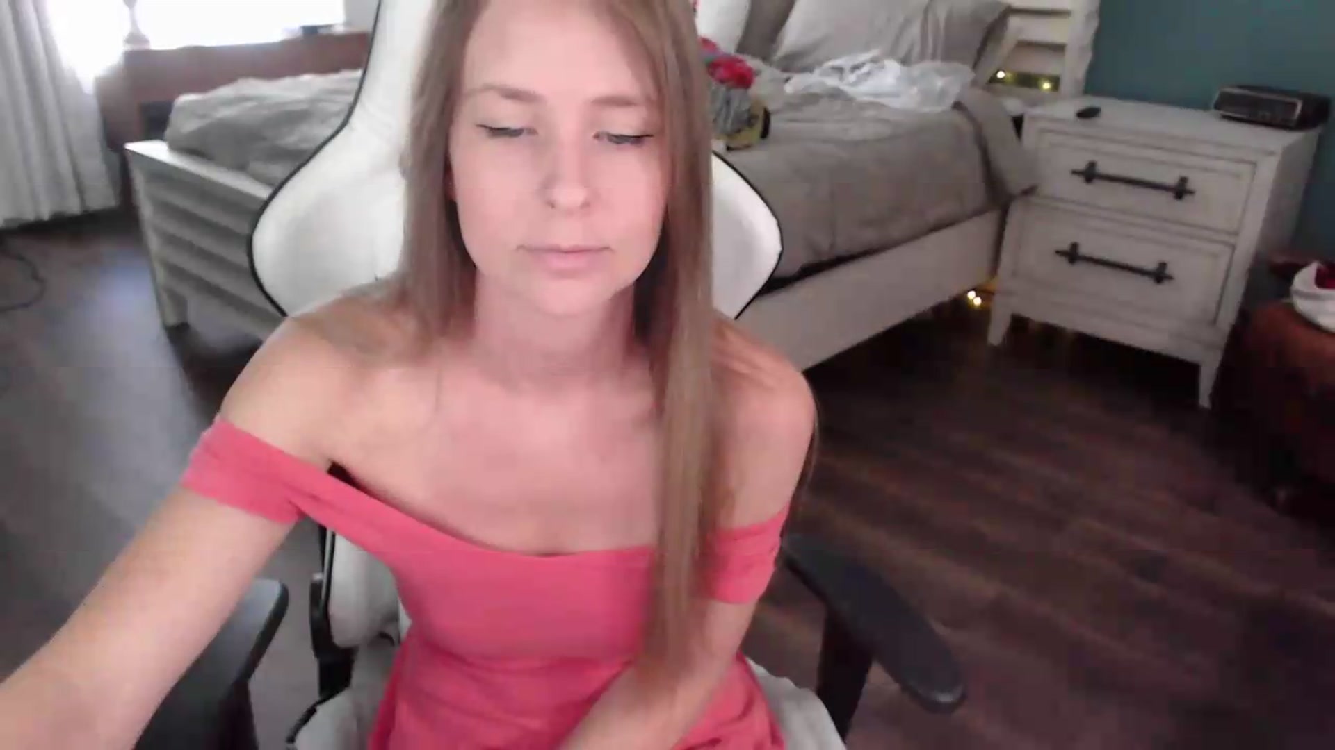 Gallery image thumbnail from ZenZoey's myfreecams stream on, 08/04/2026, 17:03 image 17 of 20
