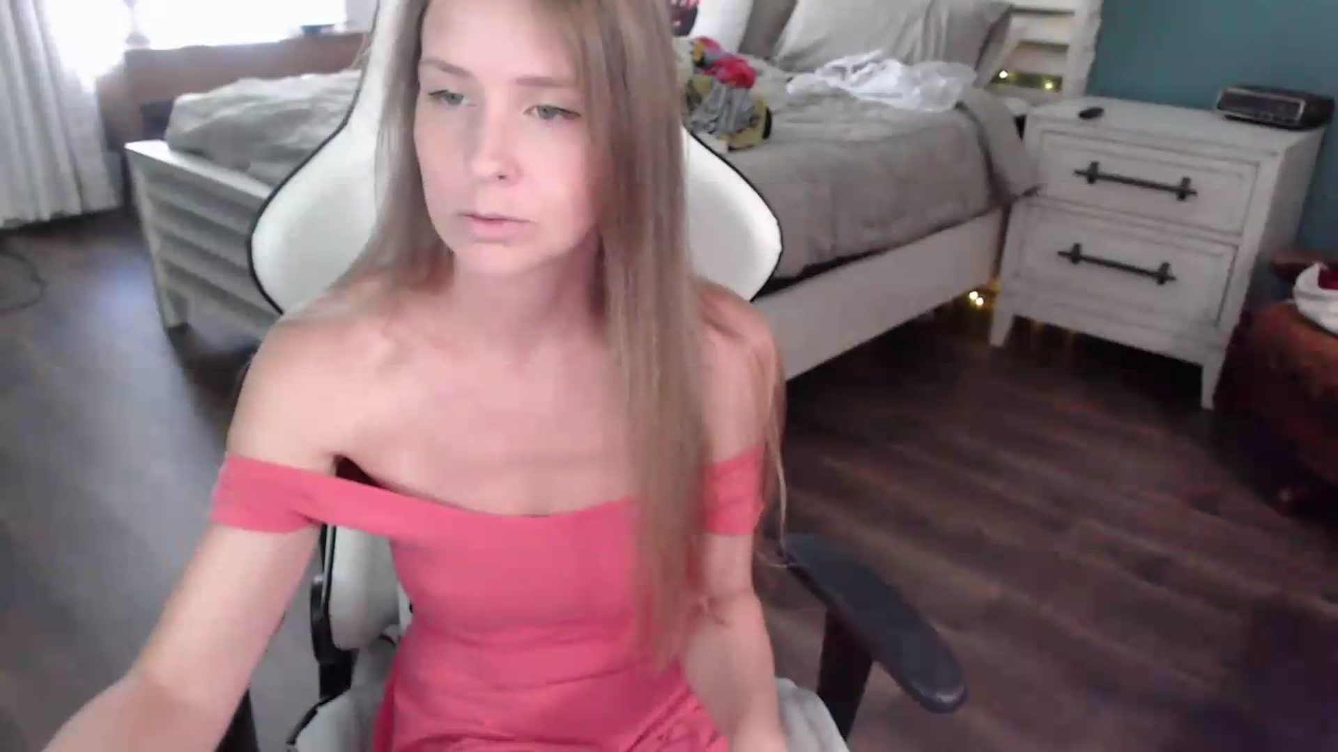Gallery image thumbnail from ZenZoey's myfreecams stream on, 08/04/2026, 17:03 image 15 of 20