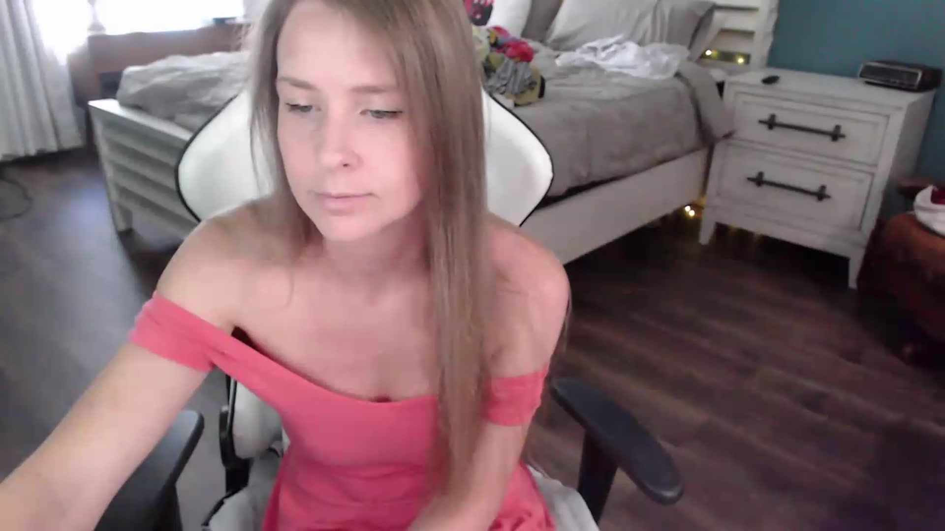 Gallery image thumbnail from ZenZoey's myfreecams stream on, 08/04/2026, 17:03 image 16 of 20