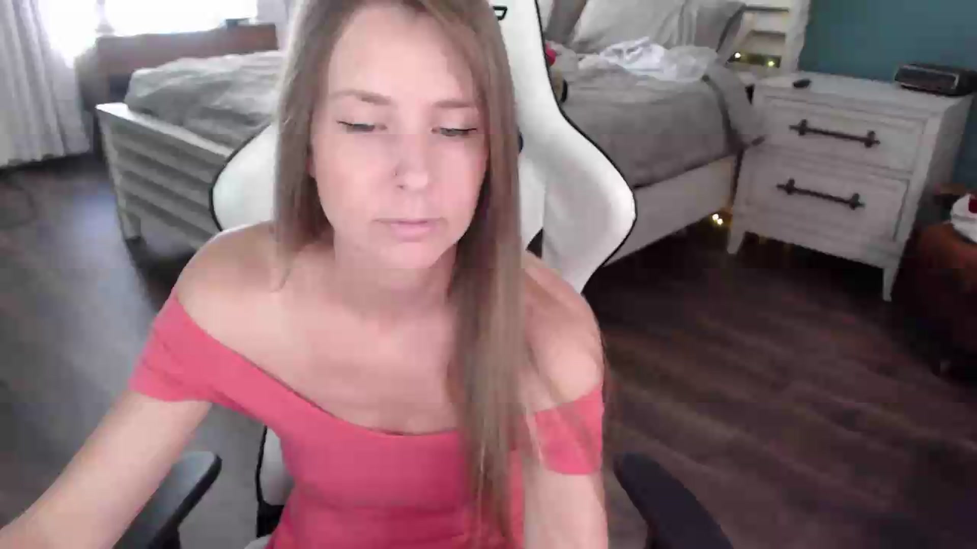 Gallery image thumbnail from ZenZoey's myfreecams stream on, 08/04/2026, 17:03 image 1 of 20