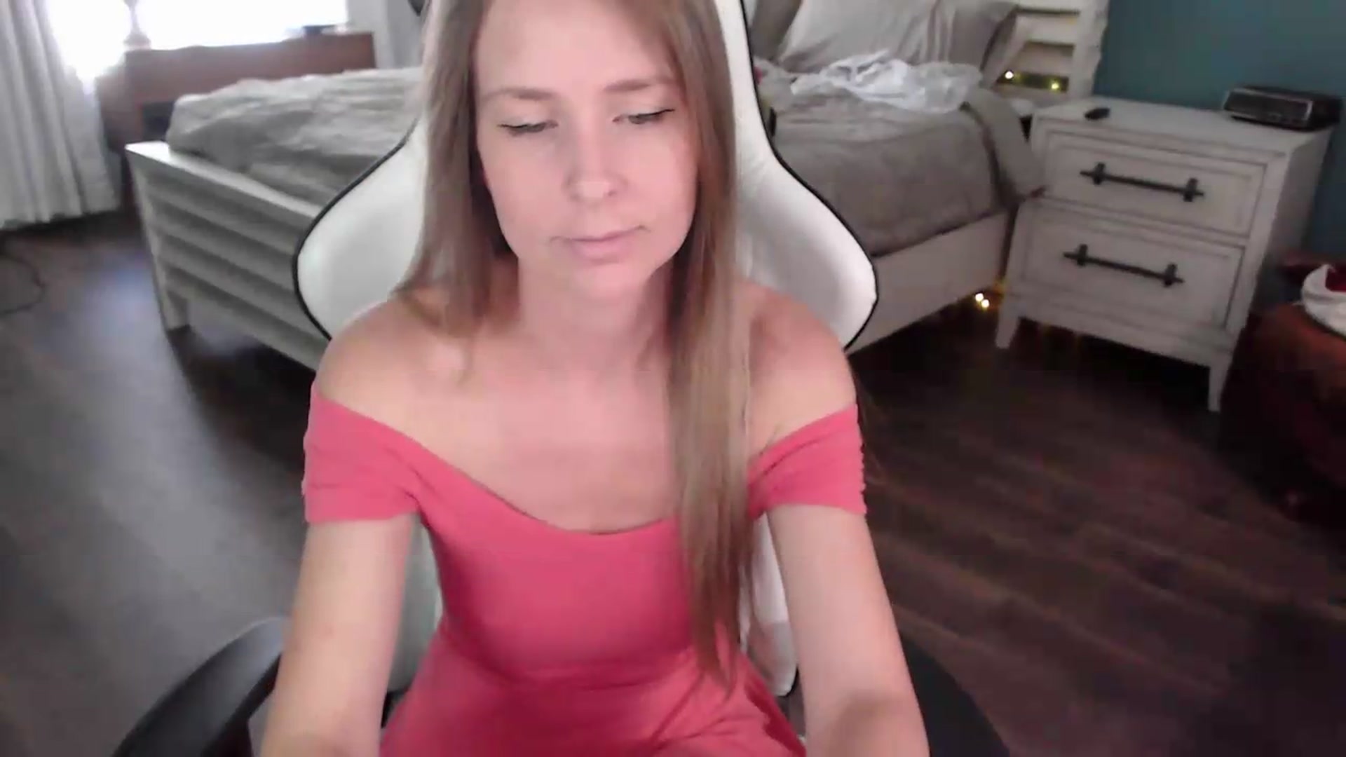 Gallery image thumbnail from ZenZoey's myfreecams stream on, 08/04/2026, 17:03 image 7 of 20