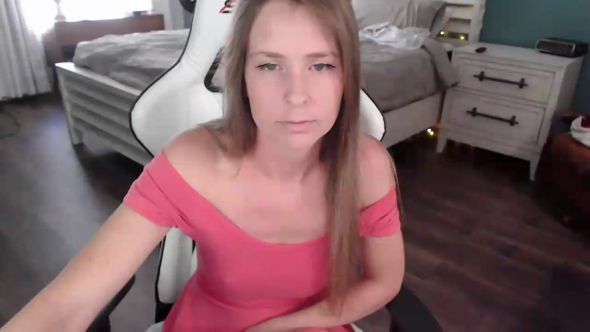 Gallery image thumbnail from ZenZoey's myfreecams stream on, 08/04/2026, 17:03 image 6 of 20