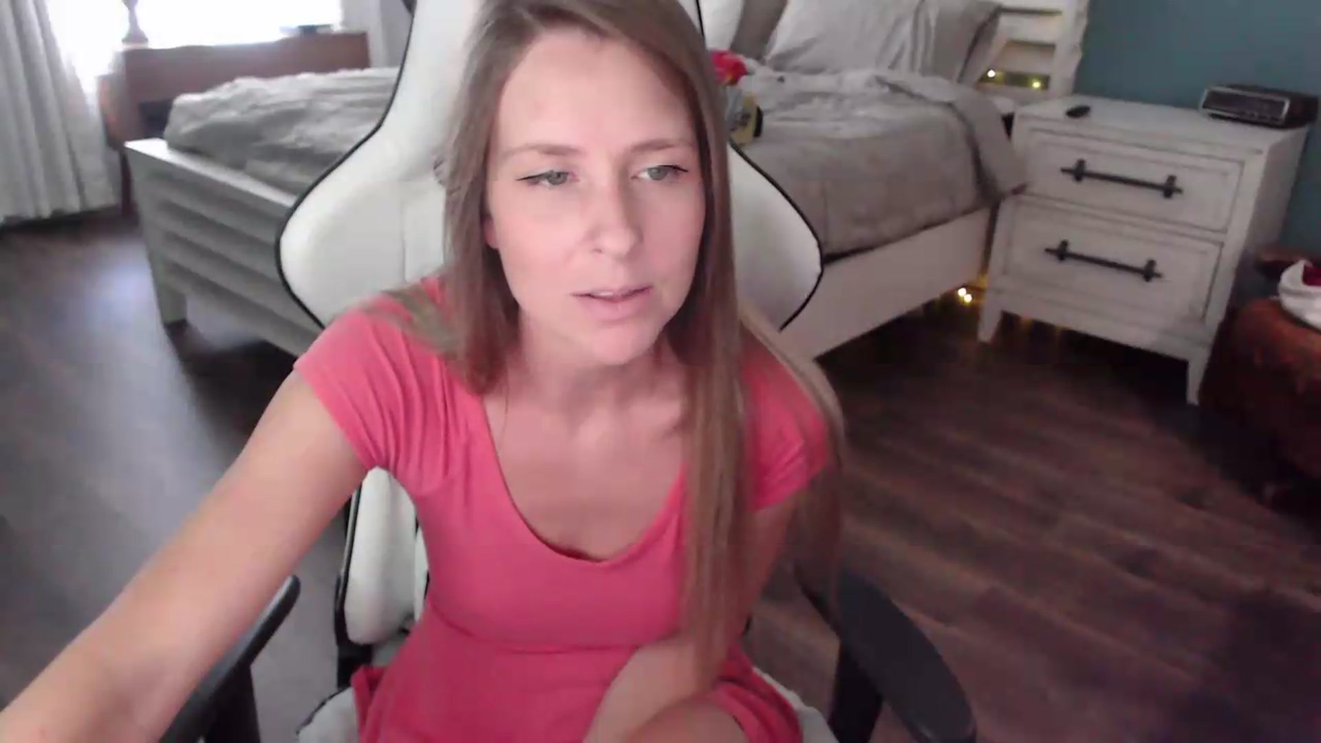Gallery image thumbnail from ZenZoey's myfreecams stream on, 08/04/2026, 18:04 image 13 of 20