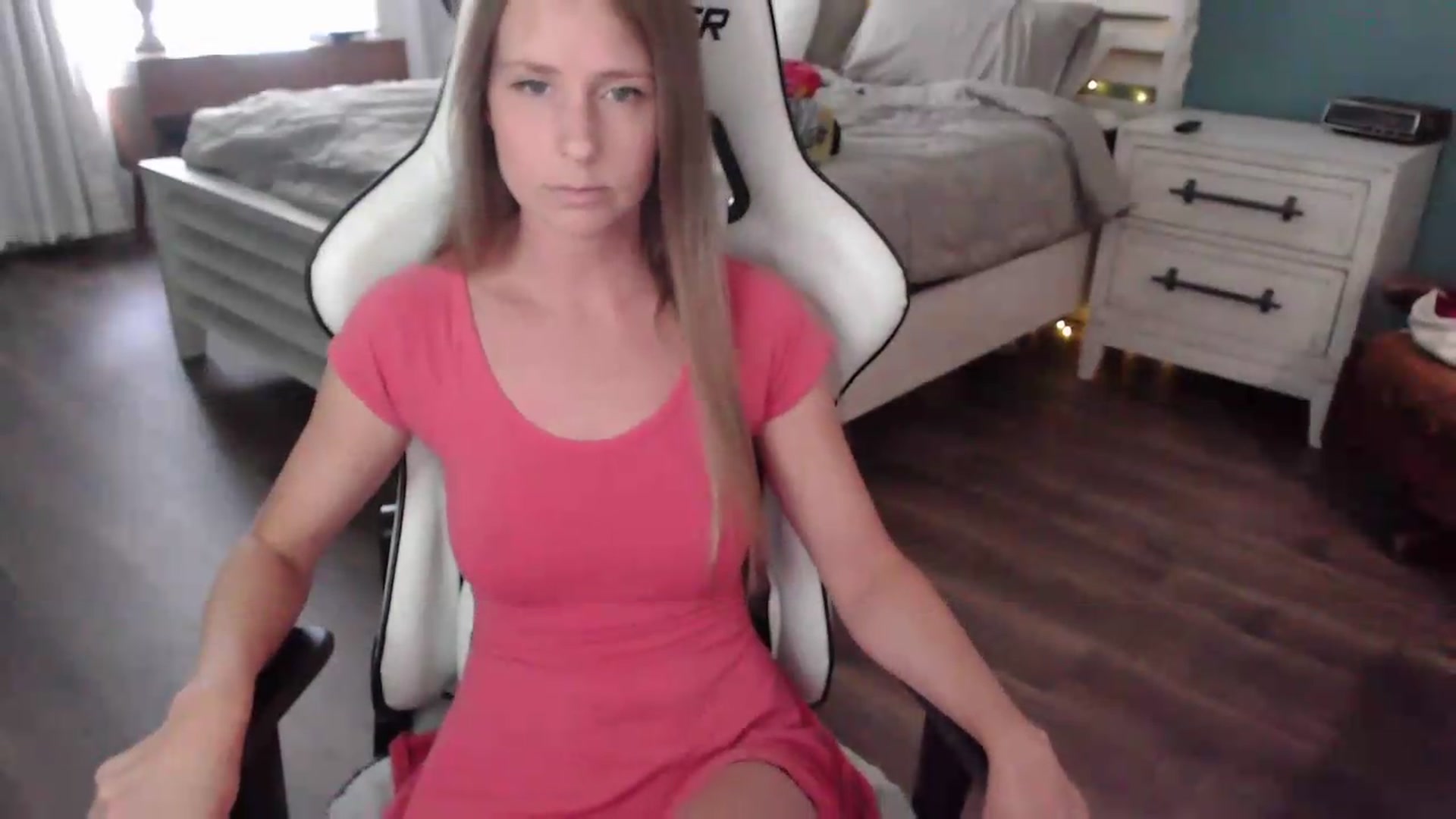 Gallery image thumbnail from ZenZoey's myfreecams stream on, 08/04/2026, 18:04 image 8 of 20