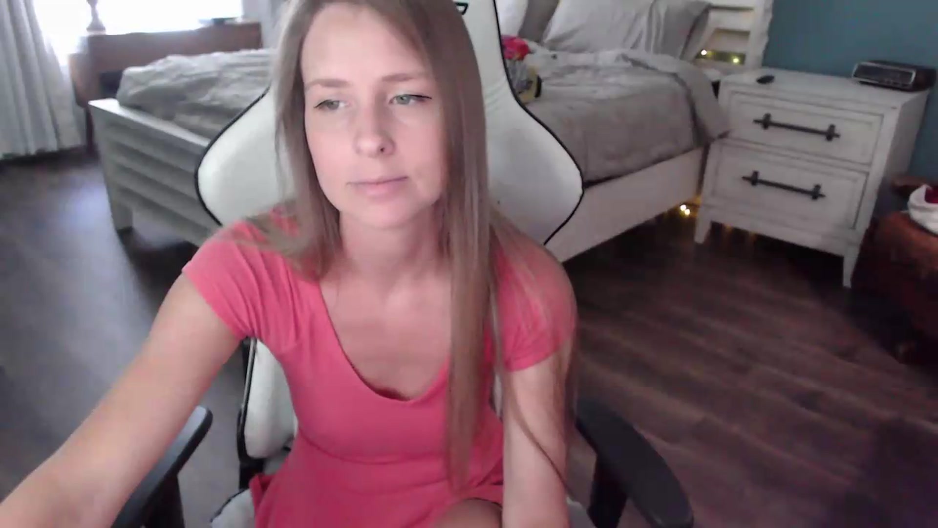 Gallery image thumbnail from ZenZoey's myfreecams stream on, 08/04/2026, 18:04 image 15 of 20