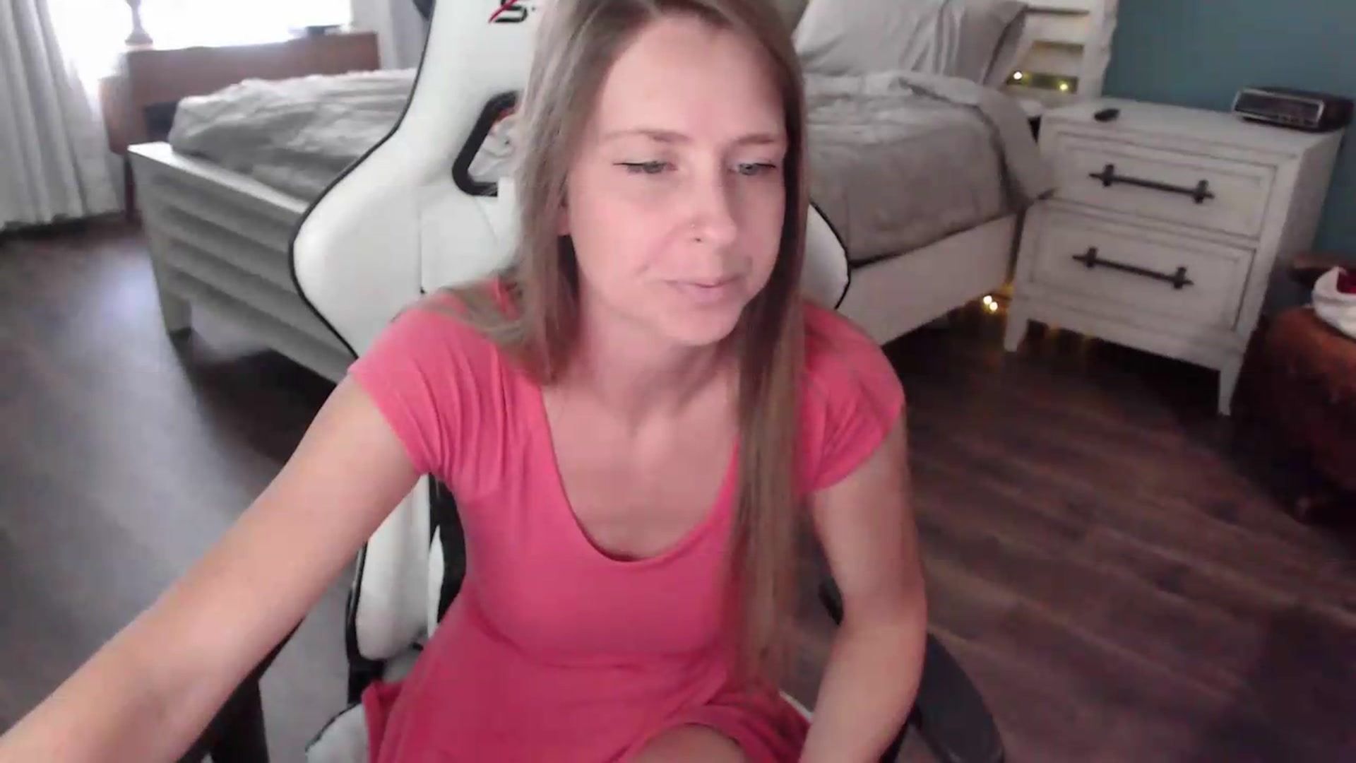 Gallery image thumbnail from ZenZoey's myfreecams stream on, 08/04/2026, 18:04 image 11 of 20
