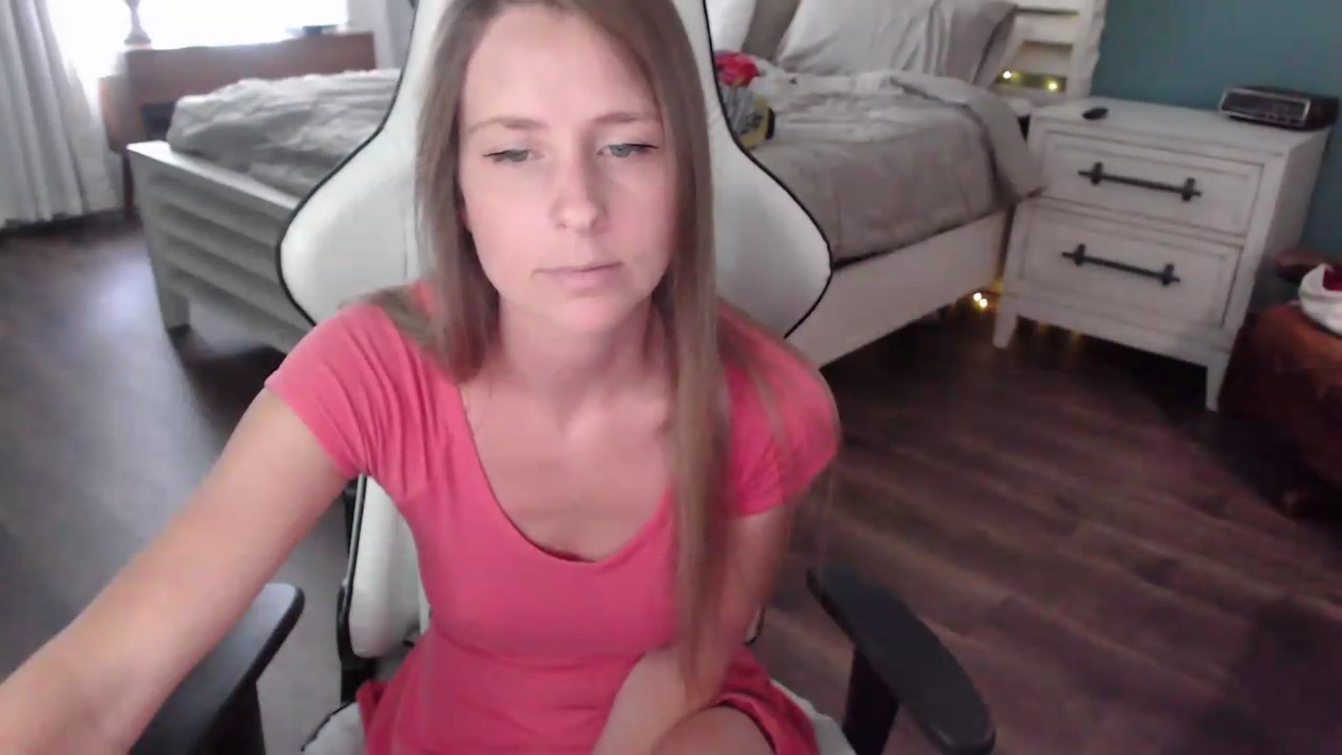 Gallery image thumbnail from ZenZoey's myfreecams stream on, 08/04/2026, 18:04 image 9 of 20