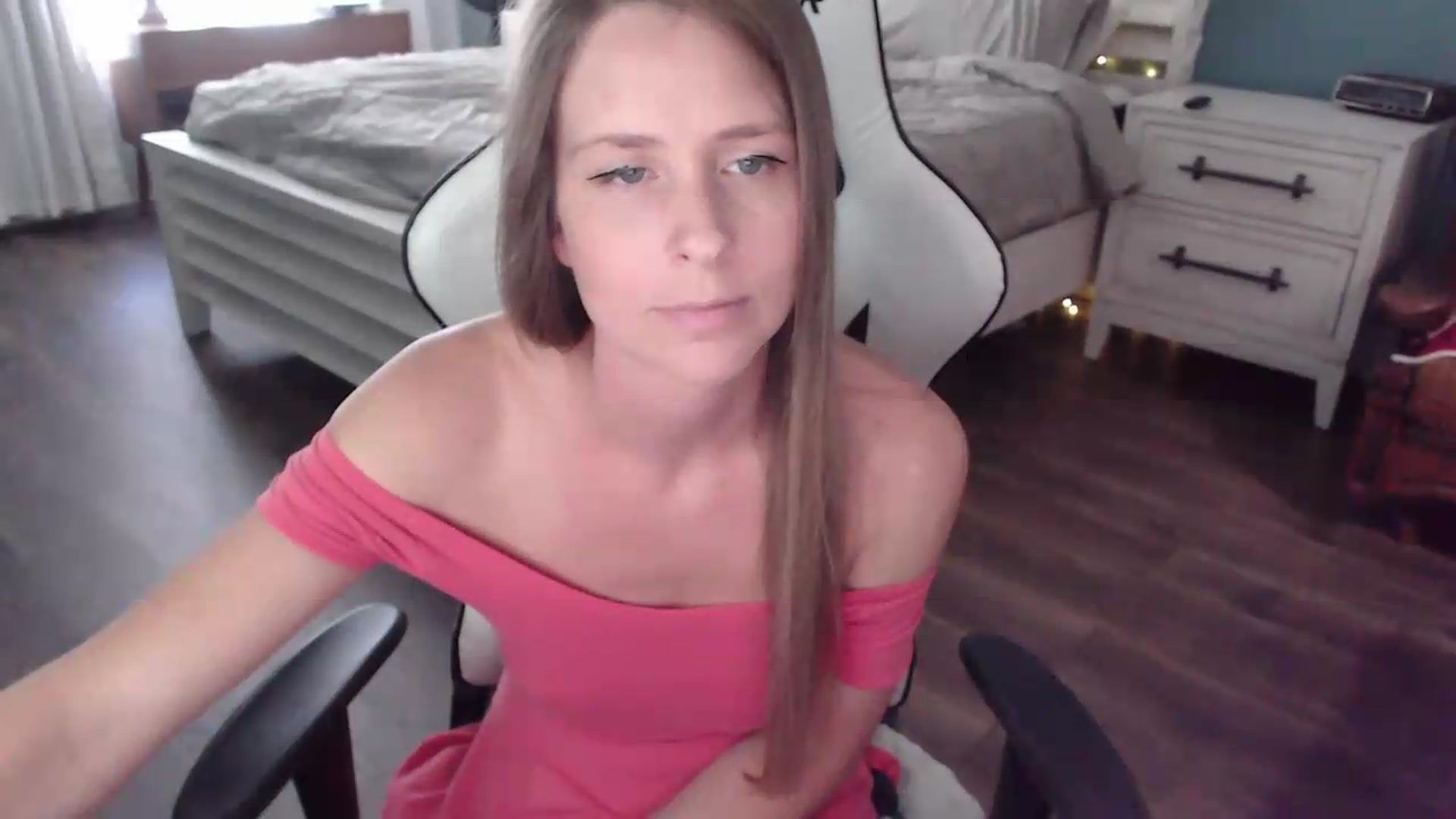 Gallery image thumbnail from ZenZoey's myfreecams stream on, 08/04/2026, 19:28 image 8 of 20