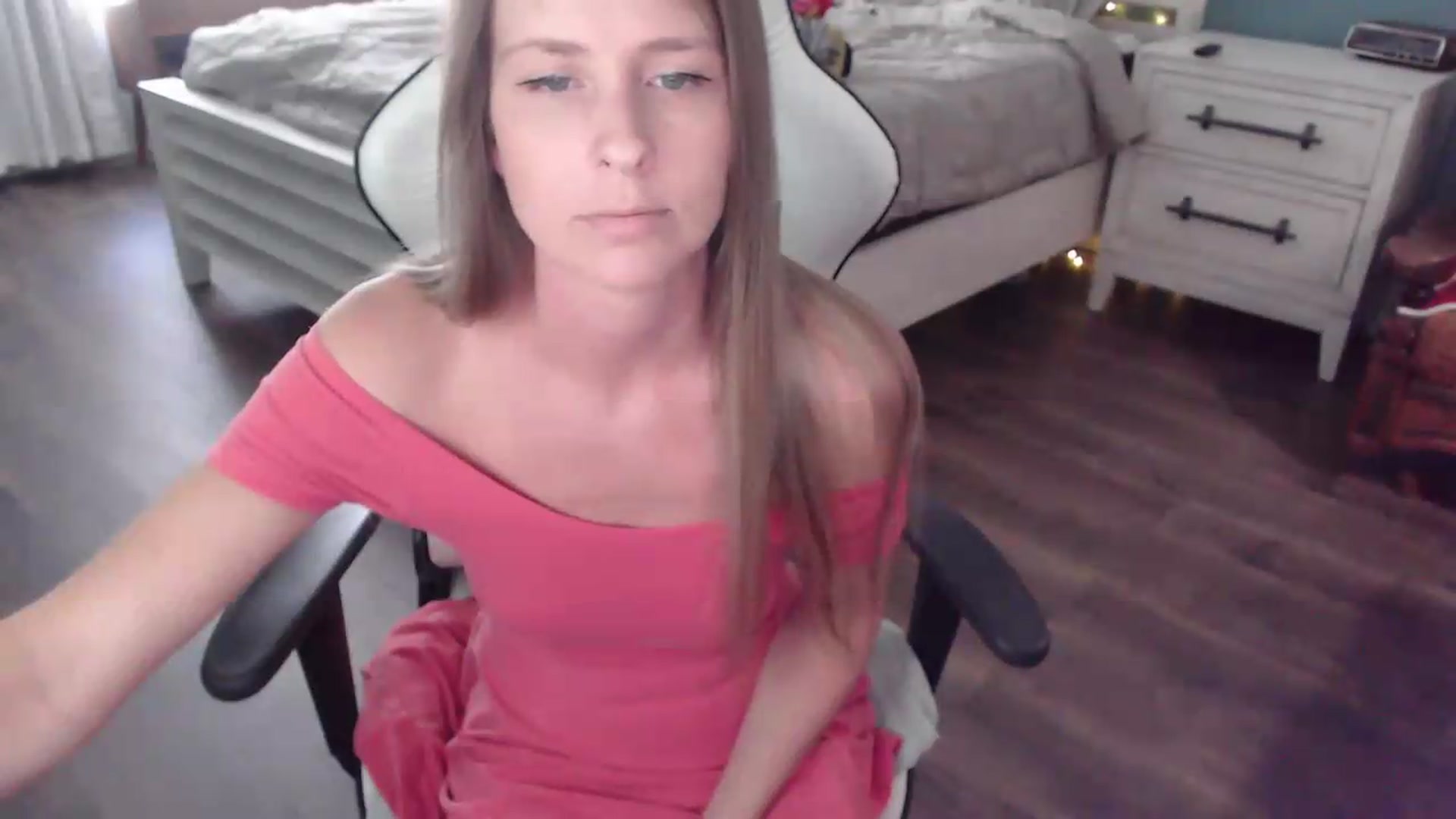 Gallery image thumbnail from ZenZoey's myfreecams stream on, 08/04/2026, 19:28 image 11 of 20