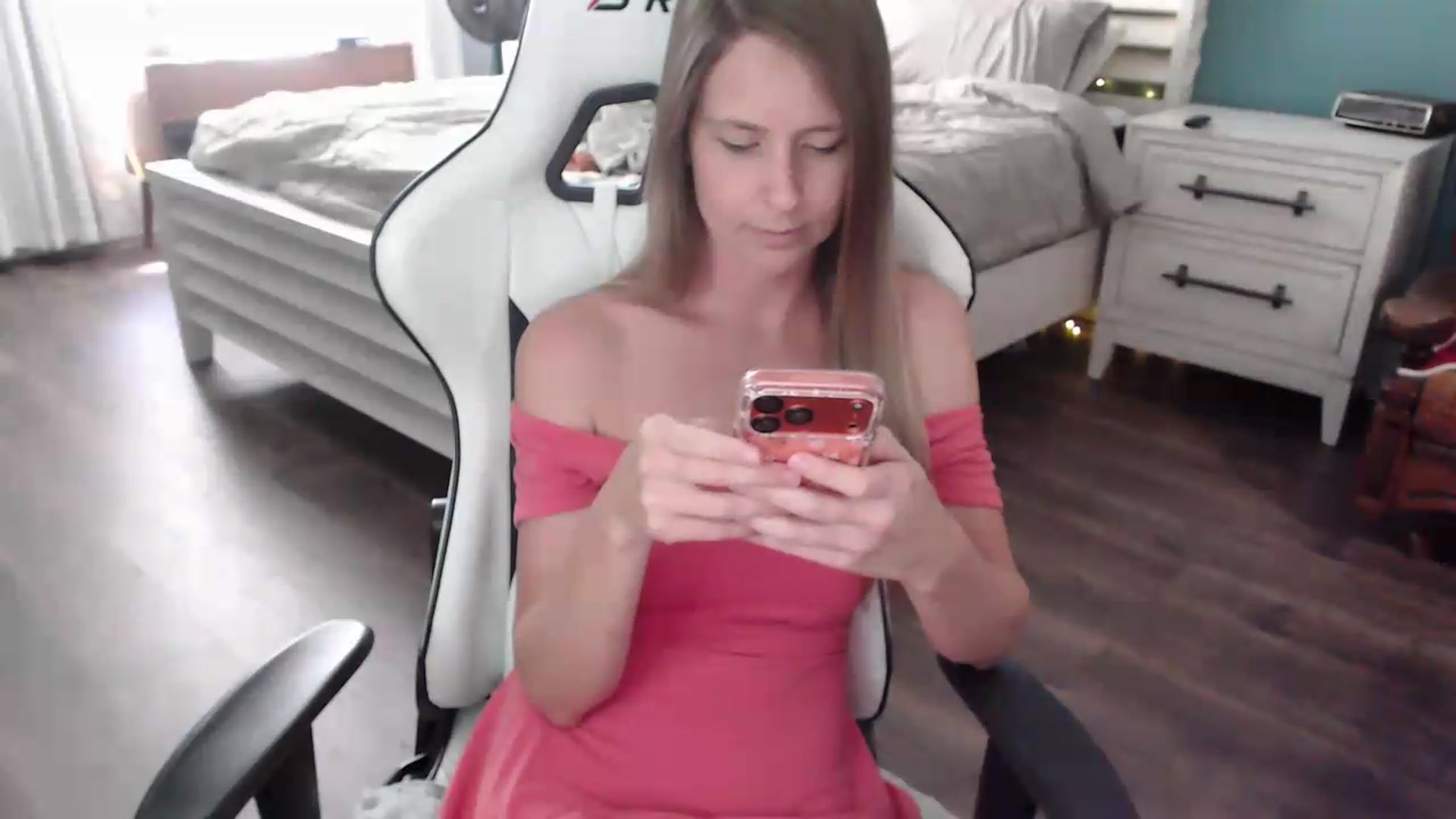 Gallery image thumbnail from ZenZoey's myfreecams stream on, 08/04/2026, 20:19 image 12 of 20