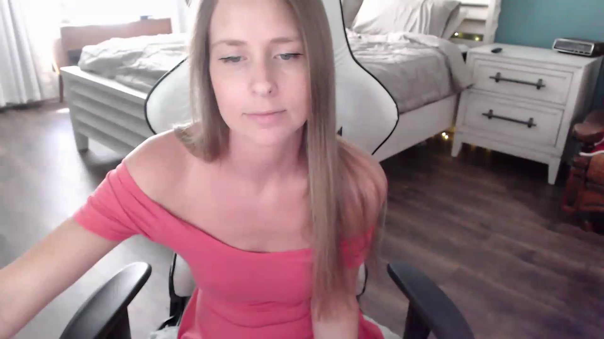 Gallery image thumbnail from ZenZoey's myfreecams stream on, 08/04/2026, 20:19 image 8 of 20