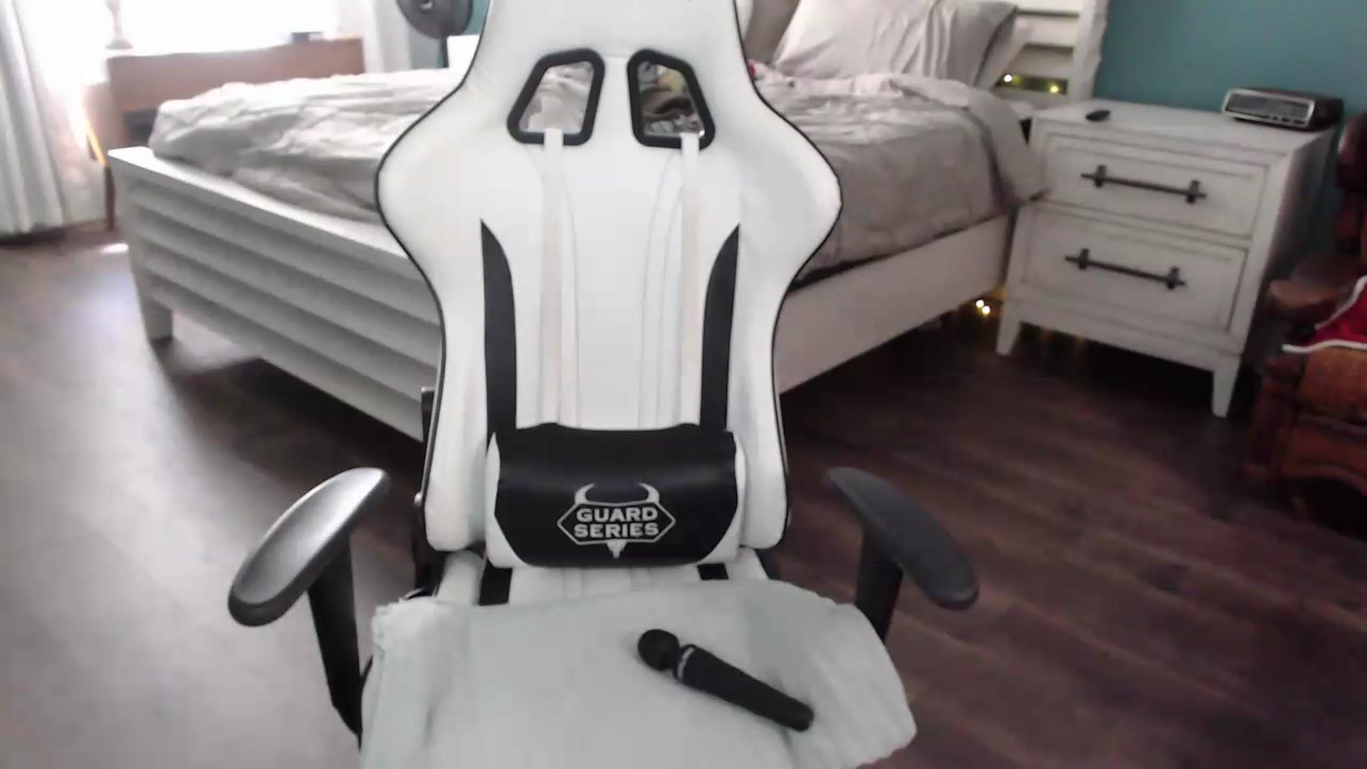 Gallery image thumbnail from ZenZoey's myfreecams stream on, 08/04/2026, 20:19 image 5 of 20