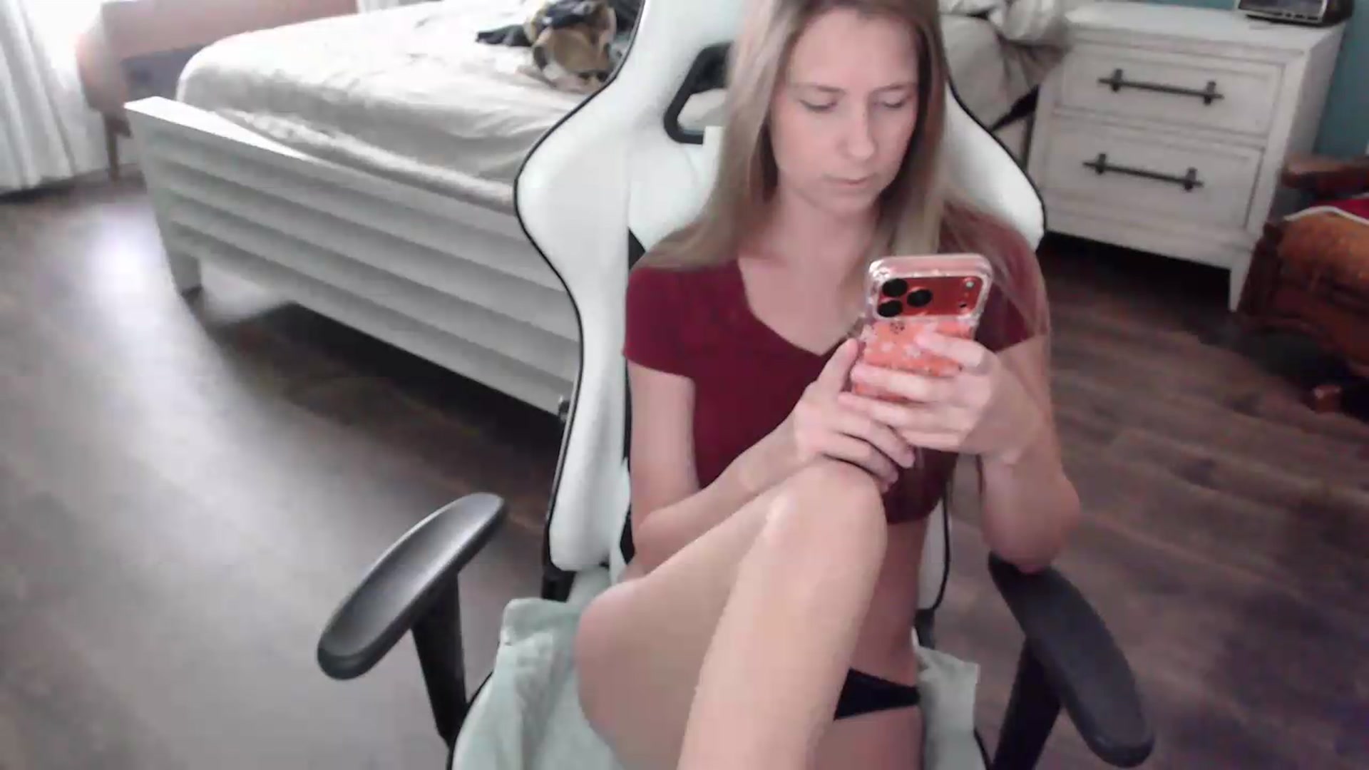 Gallery image thumbnail from ZenZoey's myfreecams stream on, 08/10/2026, 17:43 image 6 of 20