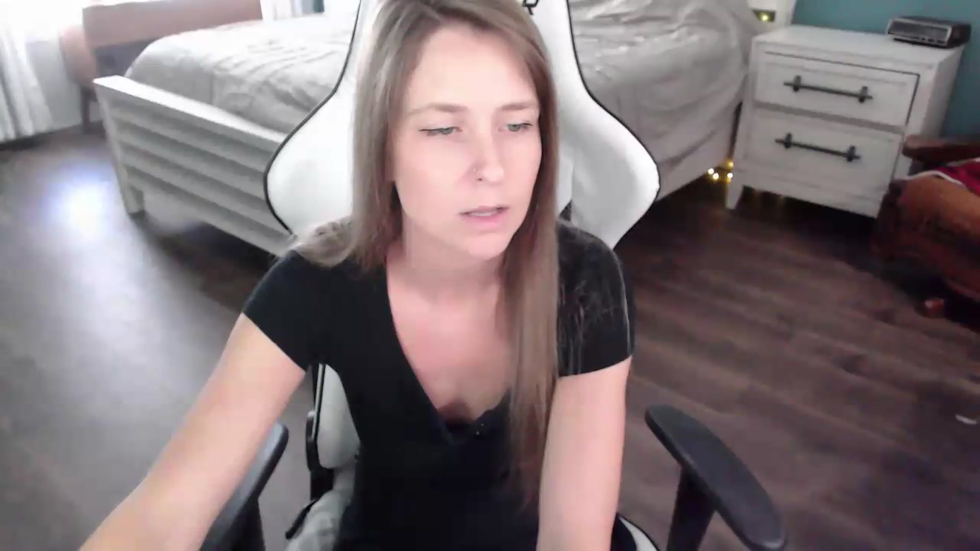 Gallery image thumbnail from ZenZoey's myfreecams stream on, 08/17/2026, 16:41 image 8 of 20