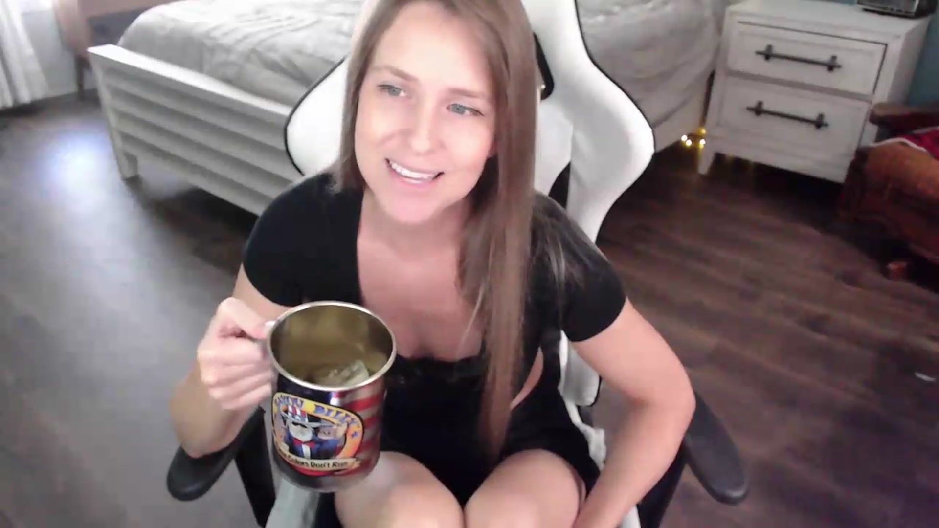 Gallery image thumbnail from ZenZoey's myfreecams stream on, 08/17/2026, 17:14 image 15 of 20