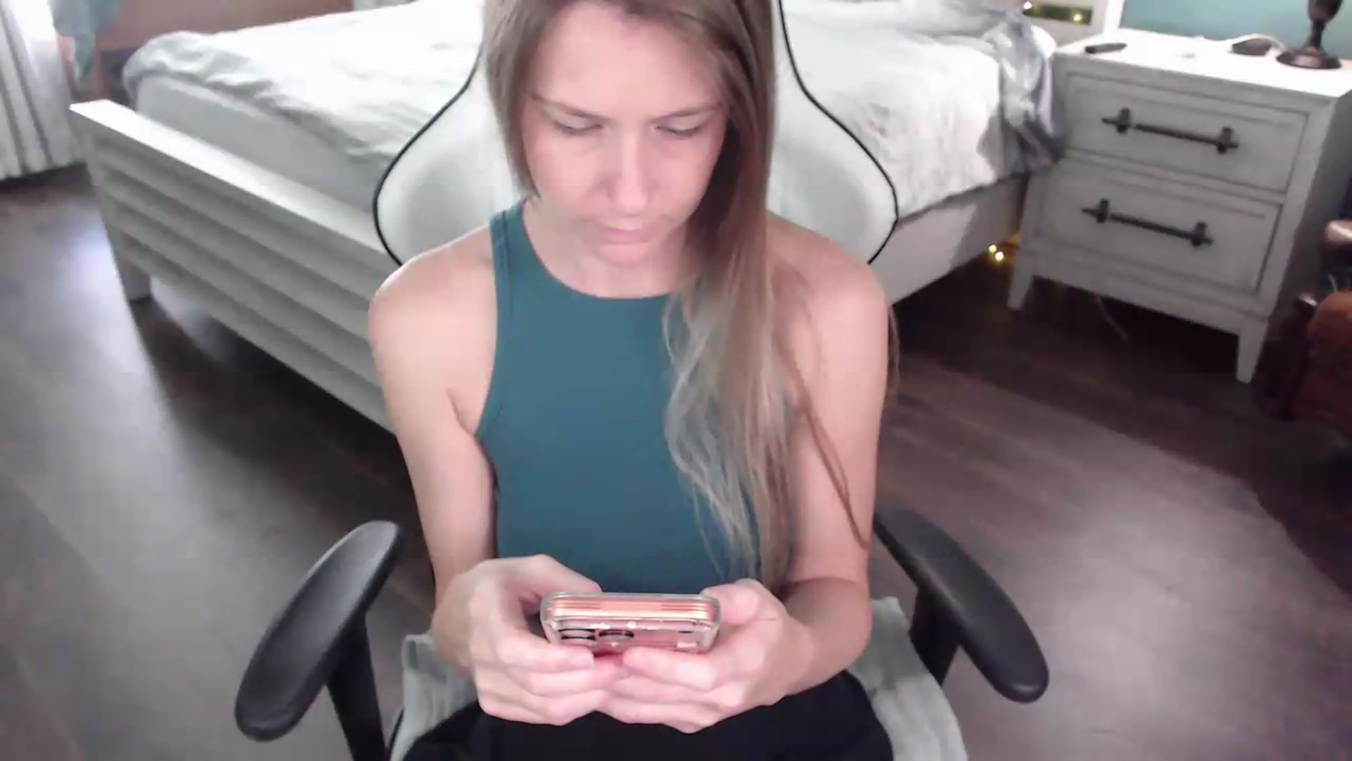 Gallery image thumbnail from ZenZoey's myfreecams stream on, 08/24/2026, 16:05 image 19 of 20