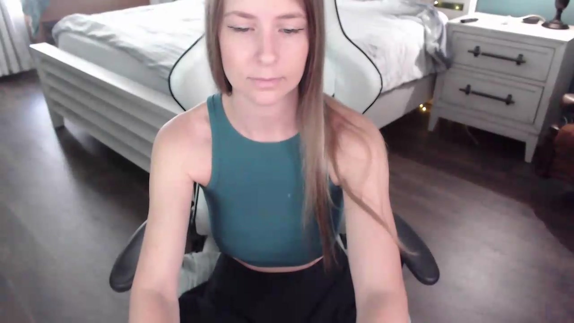 Gallery image thumbnail from ZenZoey's myfreecams stream on, 08/24/2026, 16:05 image 16 of 20