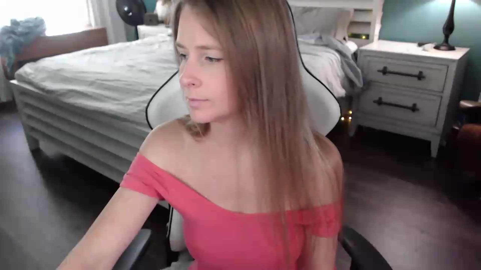 Gallery image thumbnail from ZenZoey's myfreecams stream on, 08/25/2026, 16:42 image 17 of 20