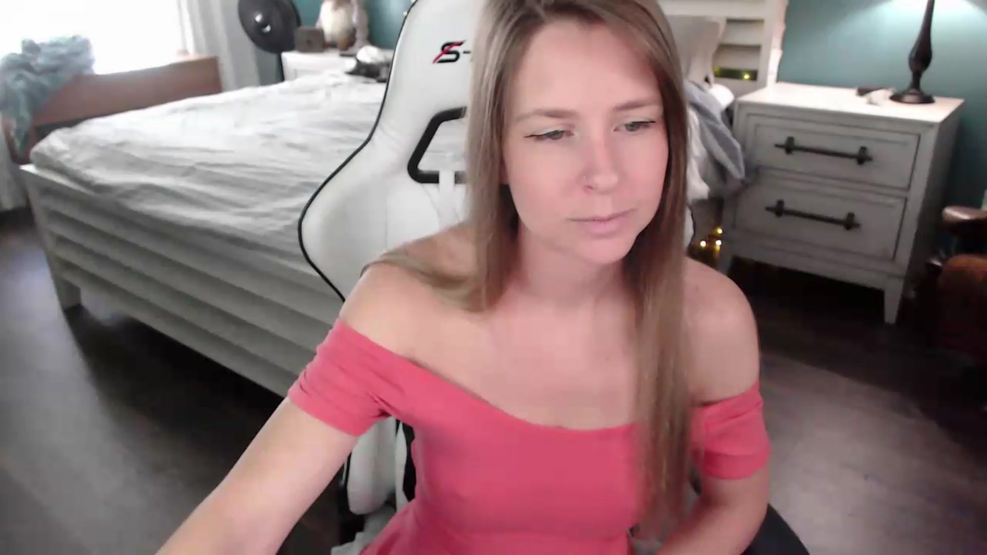 Gallery image thumbnail from ZenZoey's myfreecams stream on, 08/25/2026, 16:42 image 18 of 20