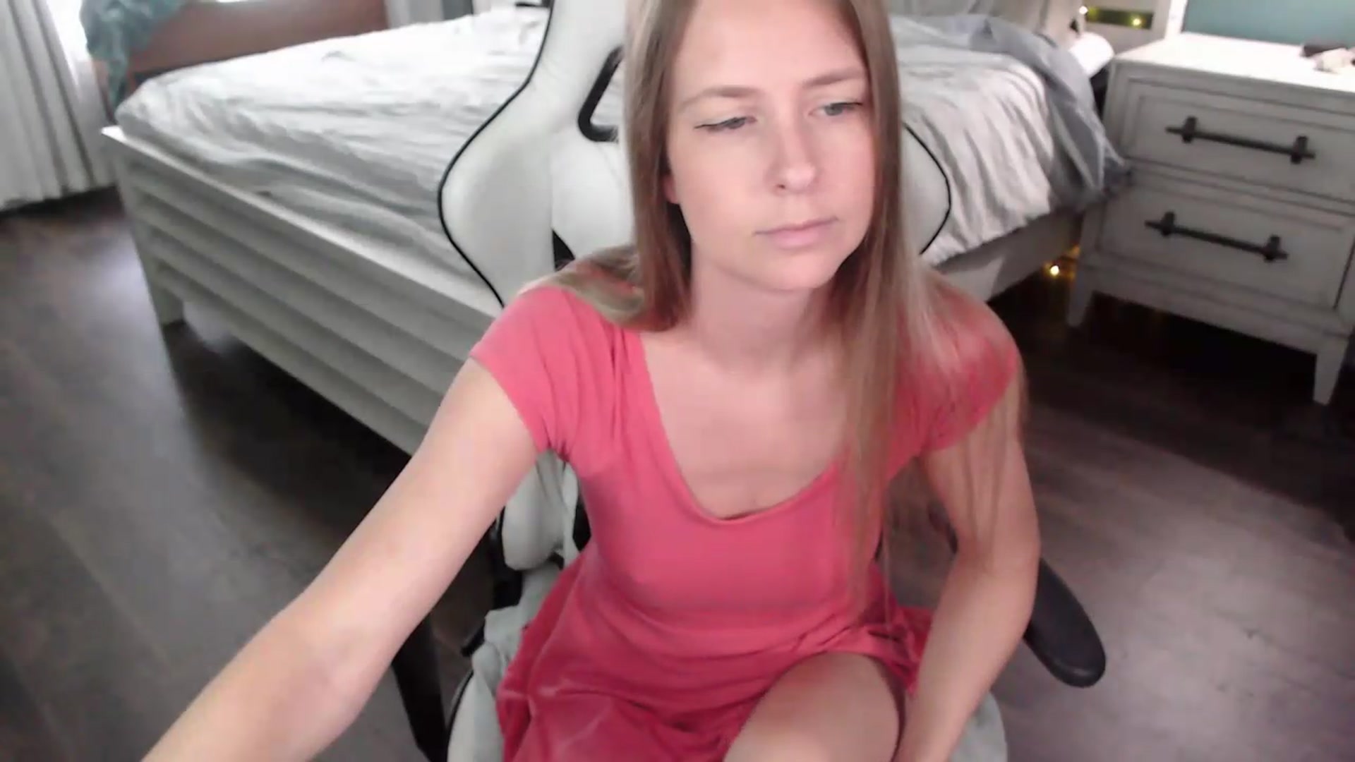 Gallery image thumbnail from ZenZoey's myfreecams stream on, 08/25/2026, 17:44 image 5 of 20