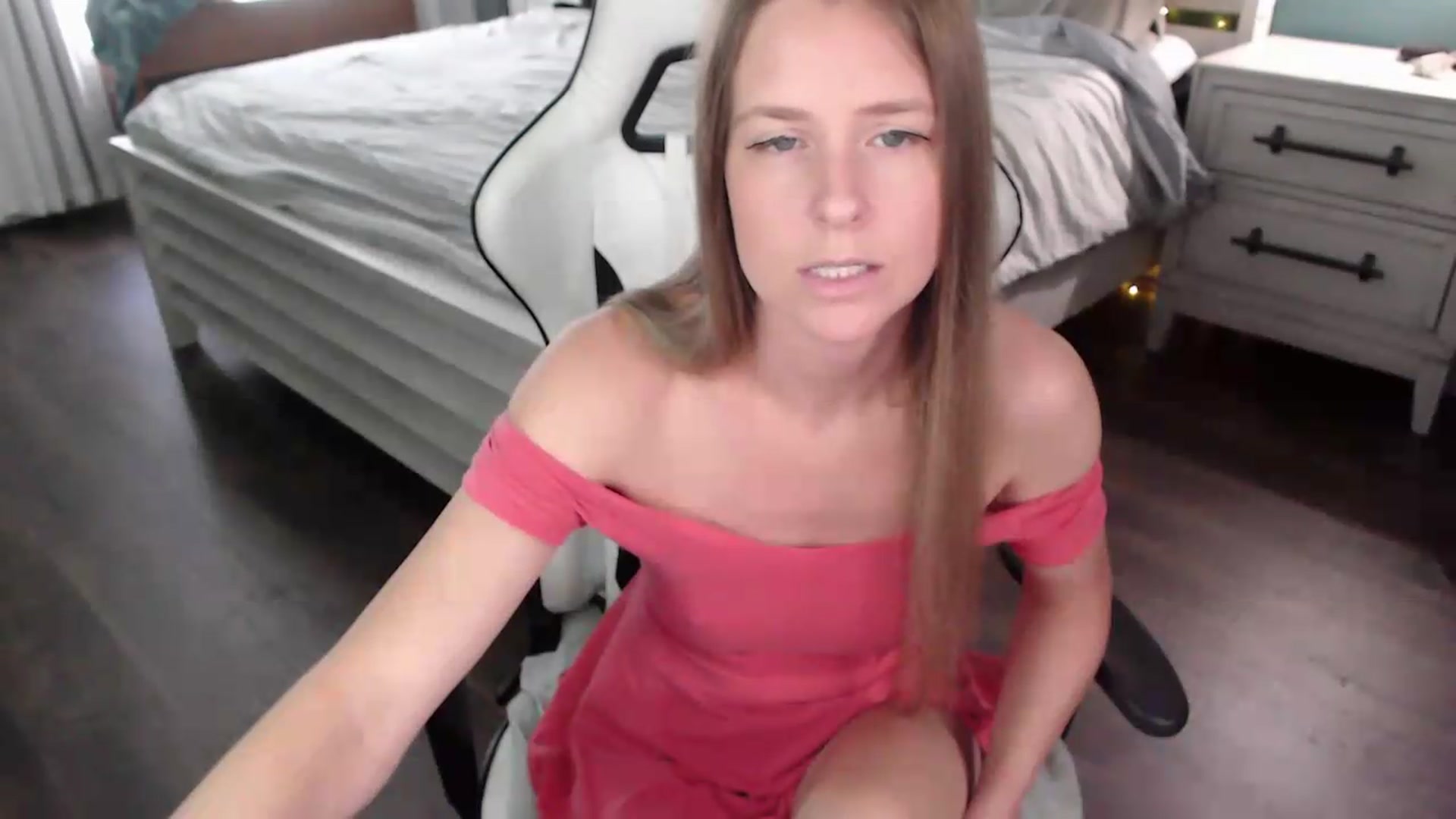 Gallery image thumbnail from ZenZoey's myfreecams stream on, 08/25/2026, 17:44 image 2 of 20