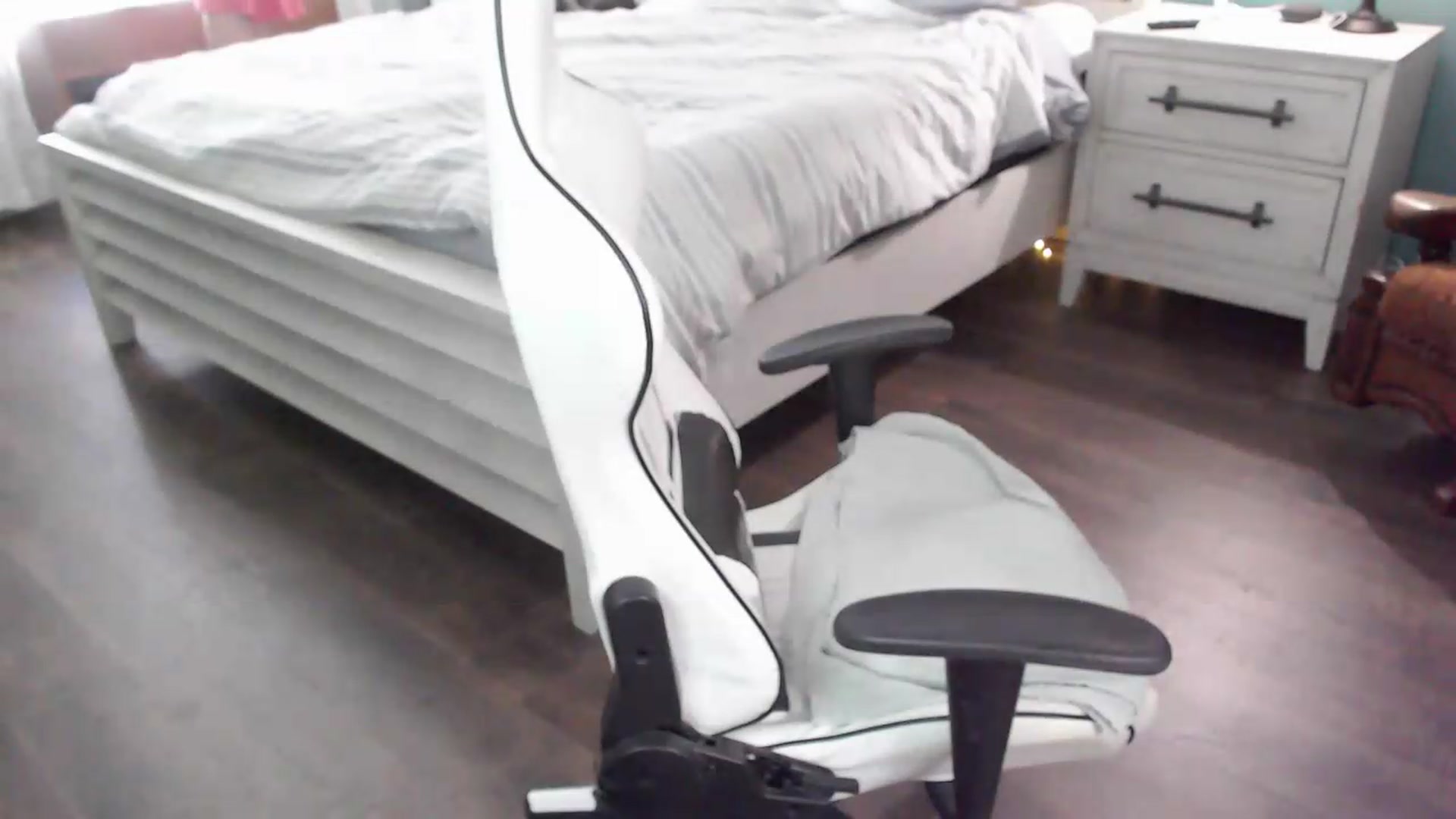 Gallery image thumbnail from ZenZoey's myfreecams stream on, 08/26/2026, 18:20 image 3 of 20