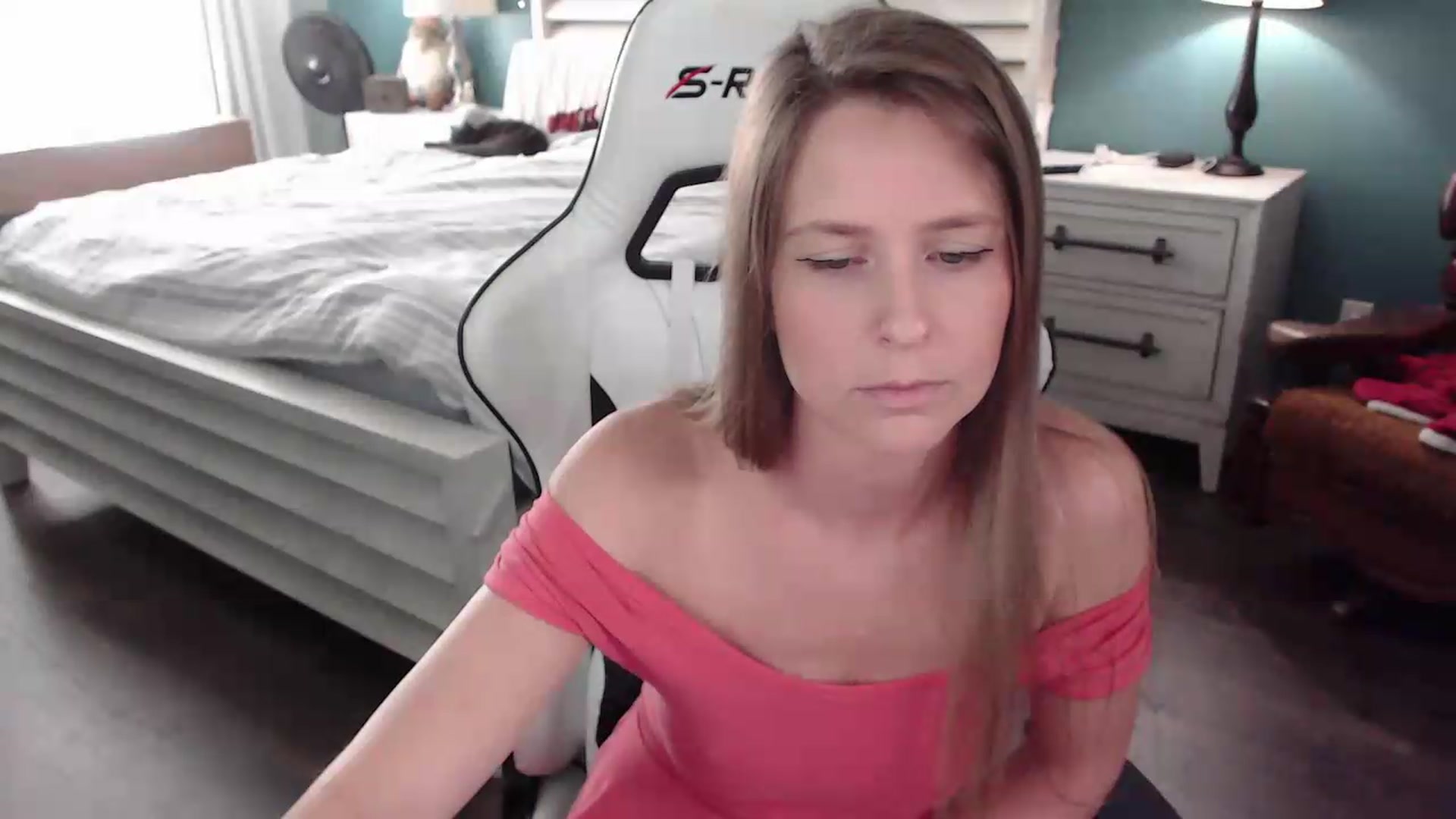 Gallery image thumbnail from ZenZoey's myfreecams stream on, 08/26/2026, 21:15 image 15 of 20