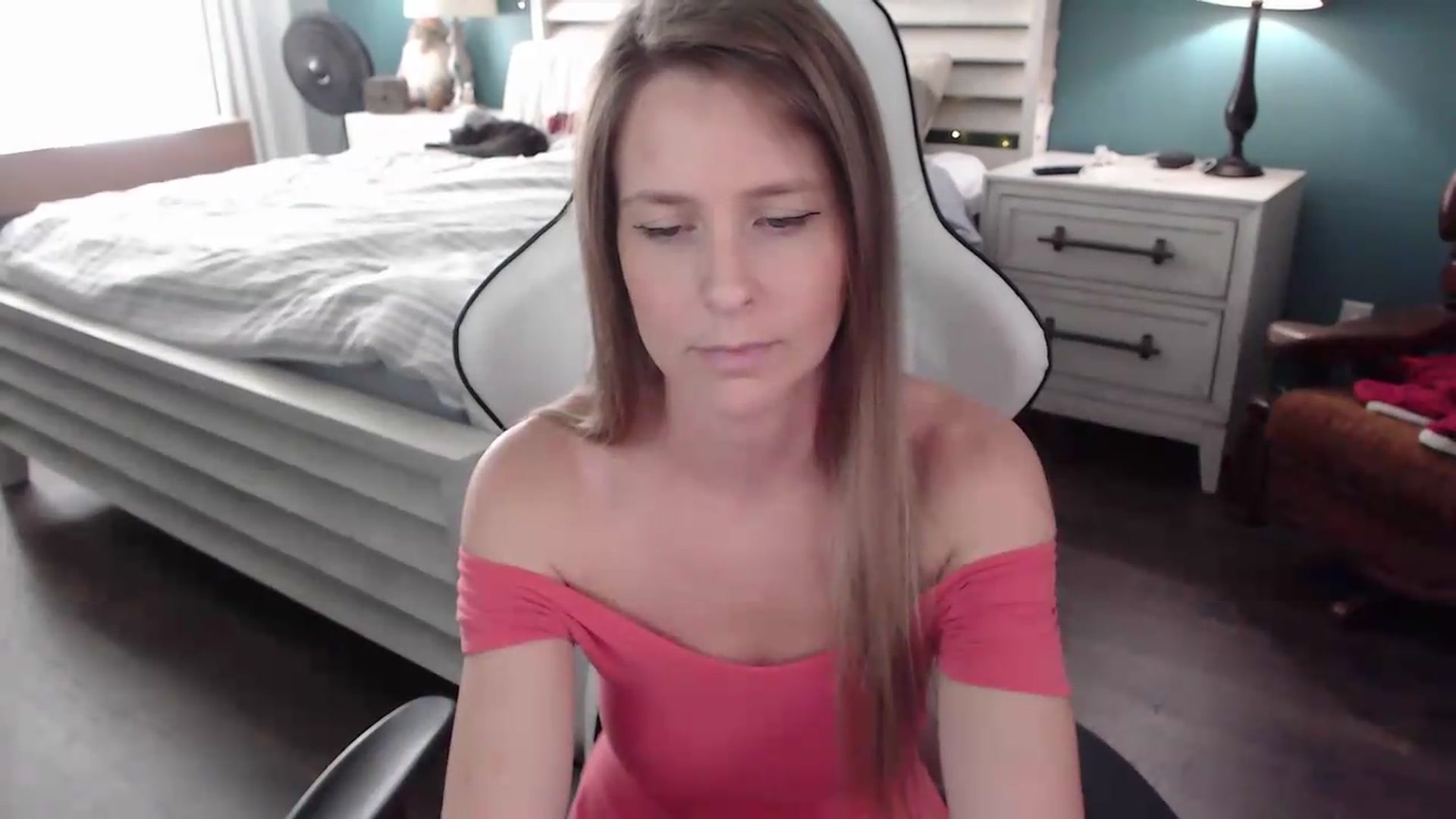 Gallery image thumbnail from ZenZoey's myfreecams stream on, 08/26/2026, 21:15 image 16 of 20