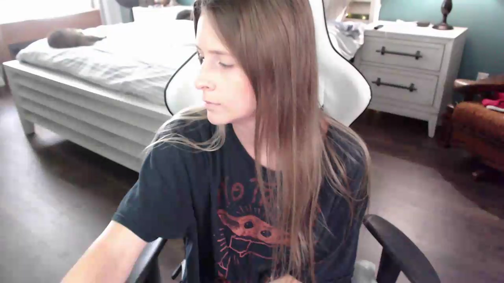 Gallery image thumbnail from ZenZoey's myfreecams stream on, 08/27/2026, 19:23 image 13 of 20