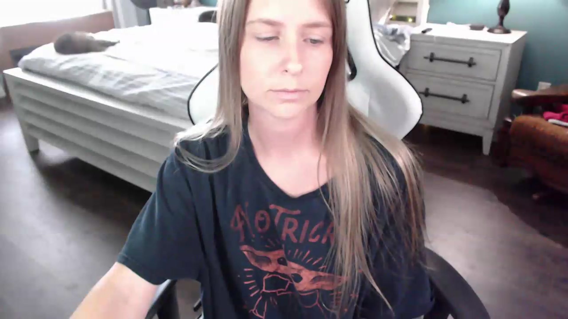 Gallery image thumbnail from ZenZoey's myfreecams stream on, 08/27/2026, 19:23 image 7 of 20