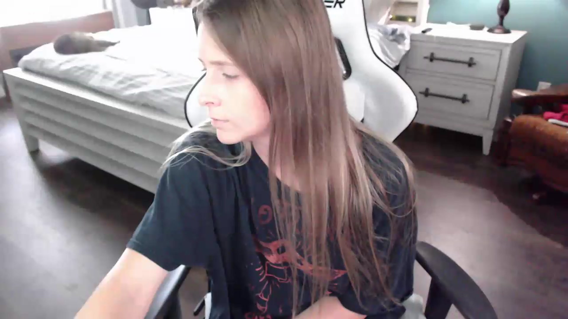 Gallery image thumbnail from ZenZoey's myfreecams stream on, 08/27/2026, 19:23 image 12 of 20