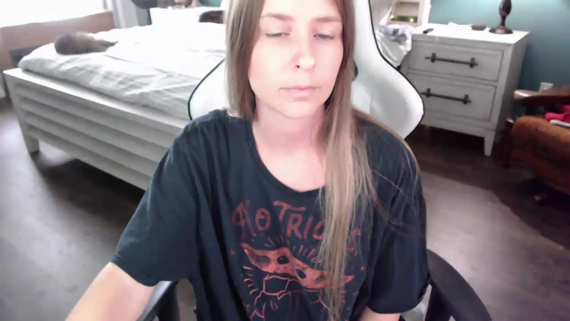 Gallery image thumbnail from ZenZoey's myfreecams stream on, 08/27/2026, 19:23 image 6 of 20