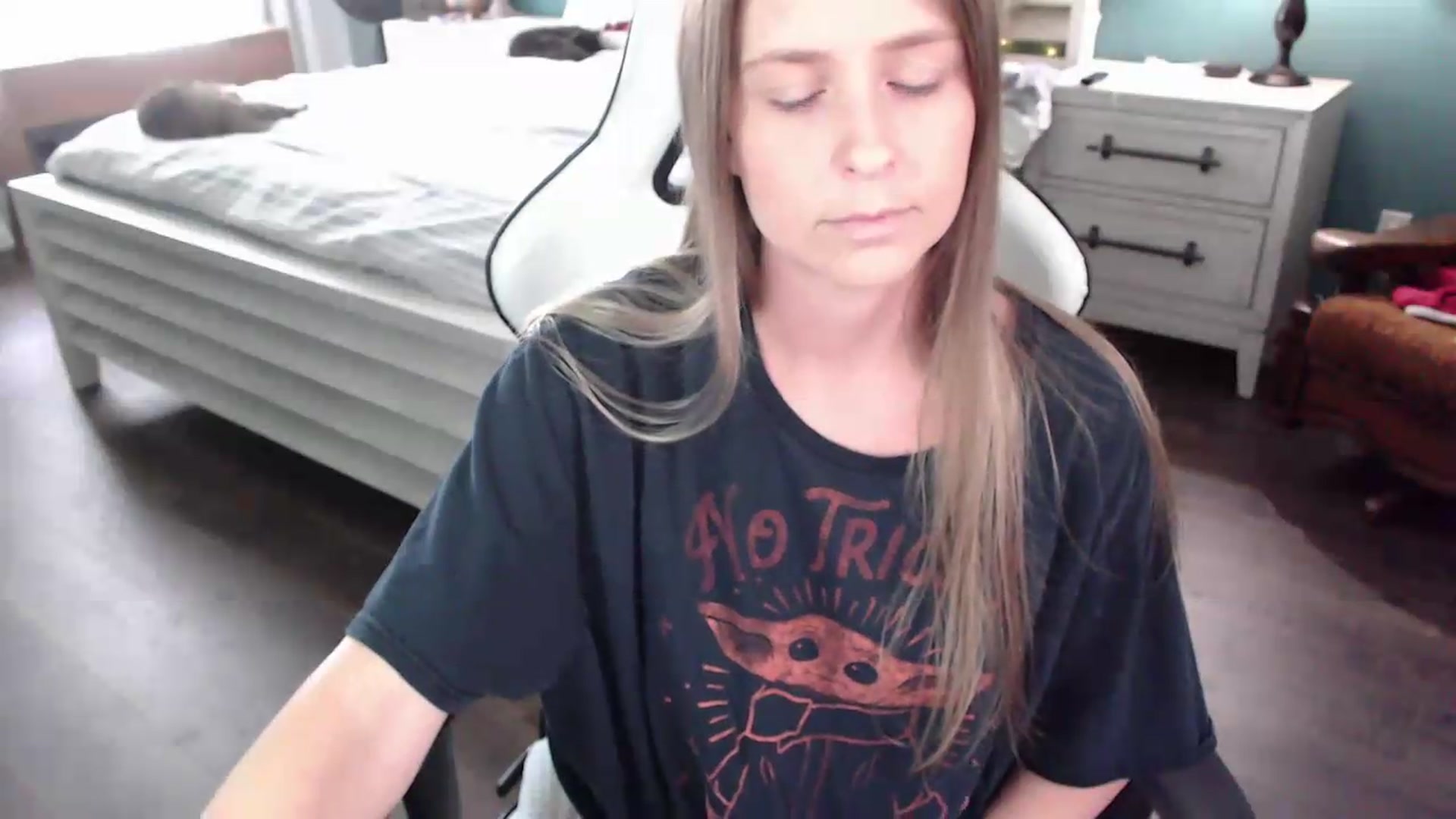 Gallery image thumbnail from ZenZoey's myfreecams stream on, 08/27/2026, 19:23 image 9 of 20