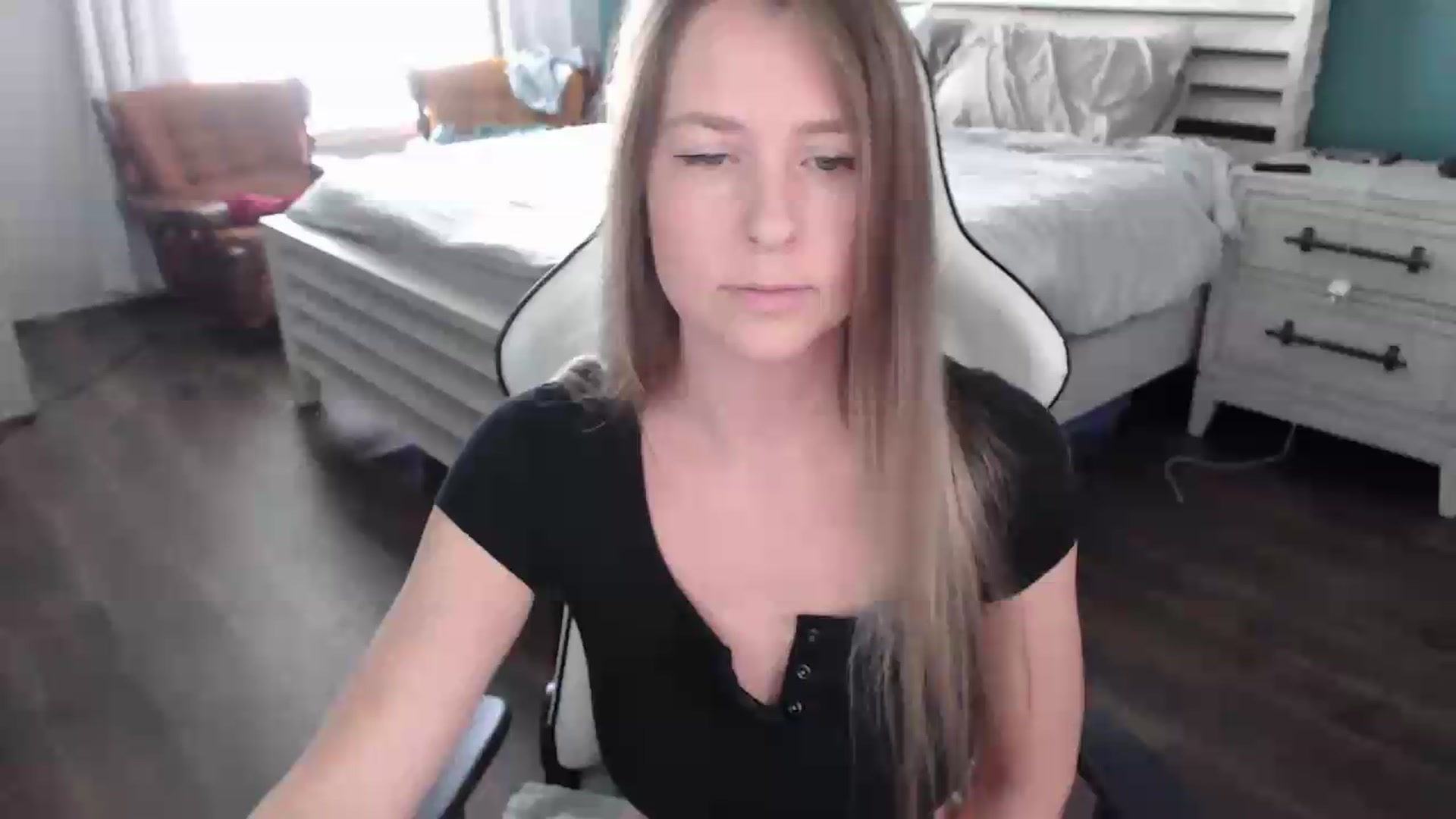 Gallery image thumbnail from ZenZoey's myfreecams stream on, 08/31/2026, 15:35 image 1 of 20