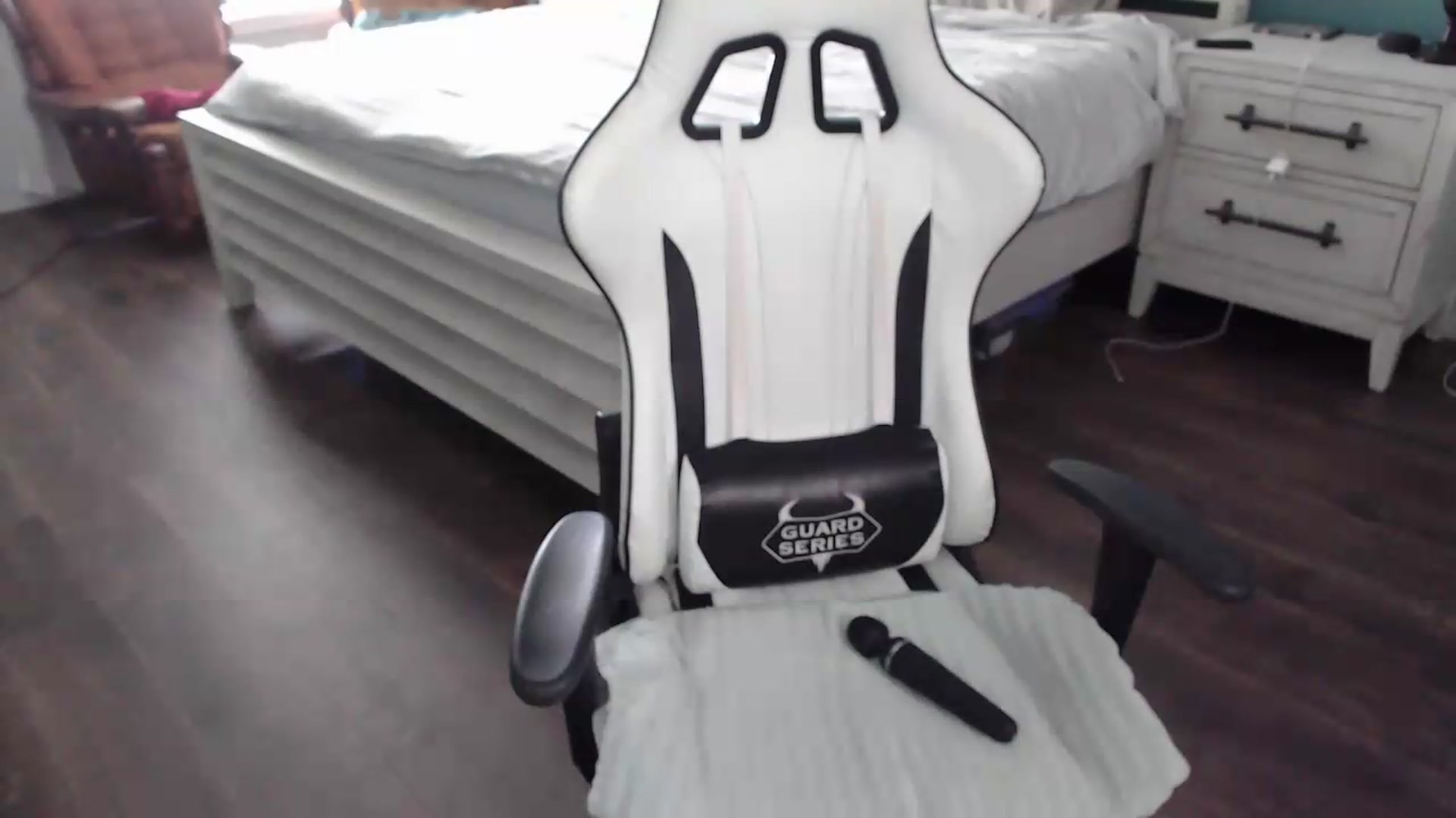 Gallery image thumbnail from ZenZoey's myfreecams stream on, 08/31/2026, 15:35 image 11 of 20