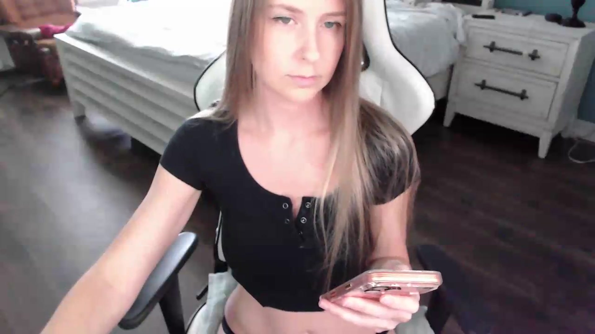 Gallery image thumbnail from ZenZoey's myfreecams stream on, 08/31/2026, 17:25 image 9 of 20