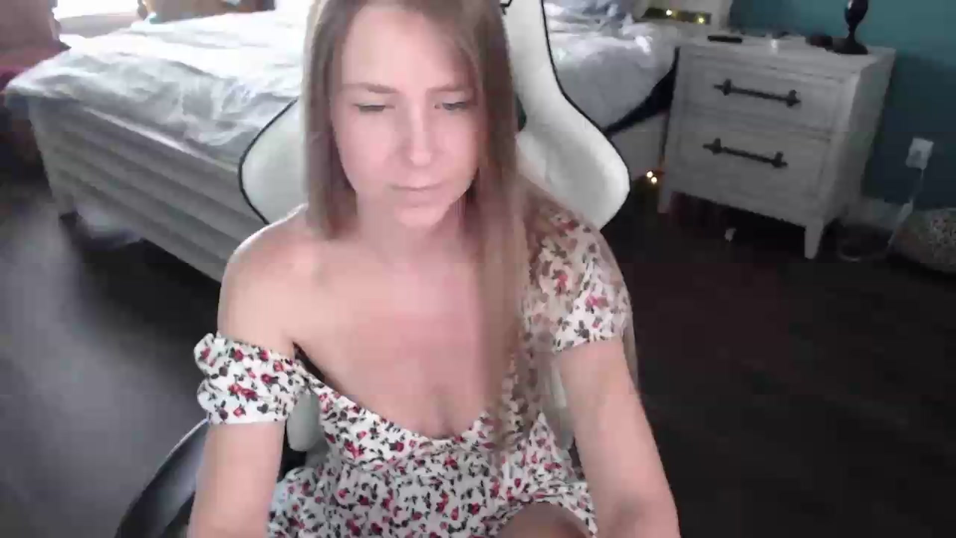 Gallery image thumbnail from ZenZoey's myfreecams stream on, 09/01/2026, 13:49 image 1 of 20