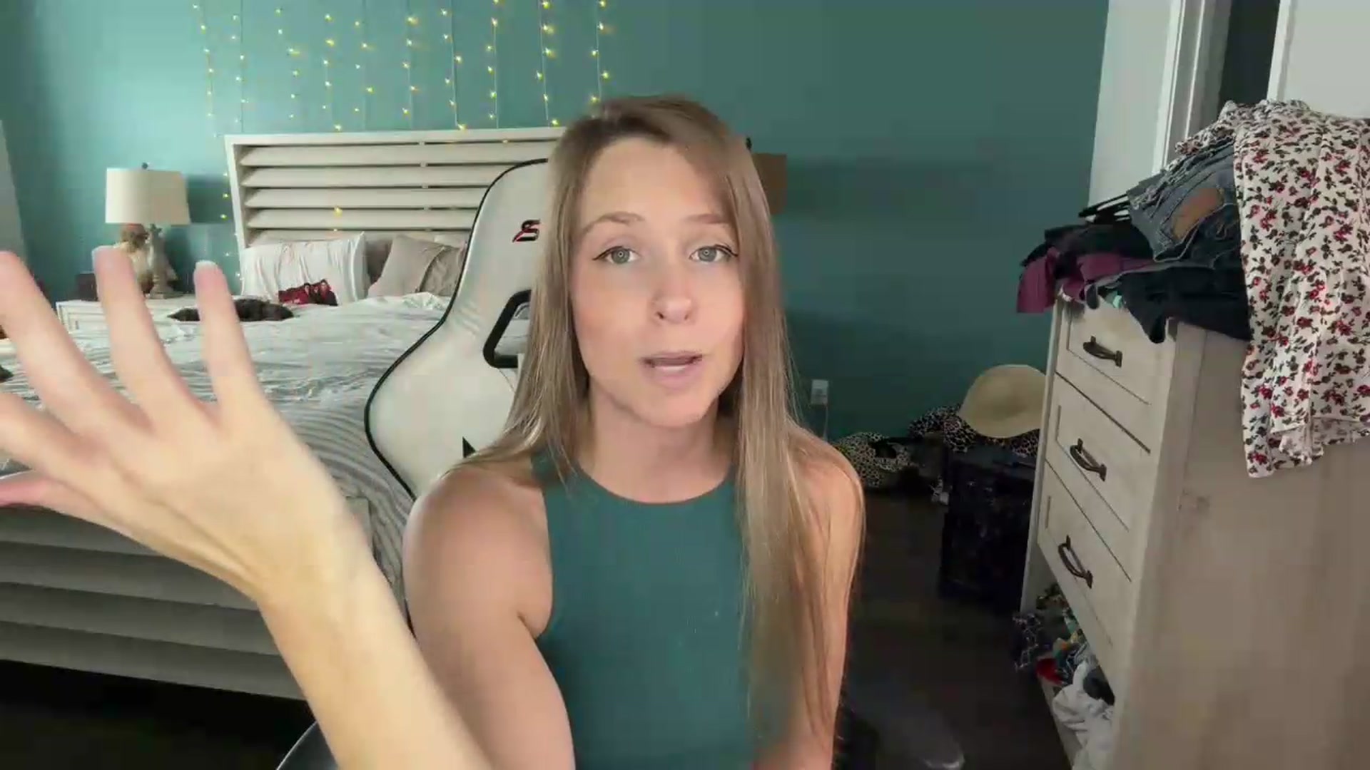 Gallery image thumbnail from ZenZoey's myfreecams stream on, 09/01/2026, 19:04 image 4 of 20