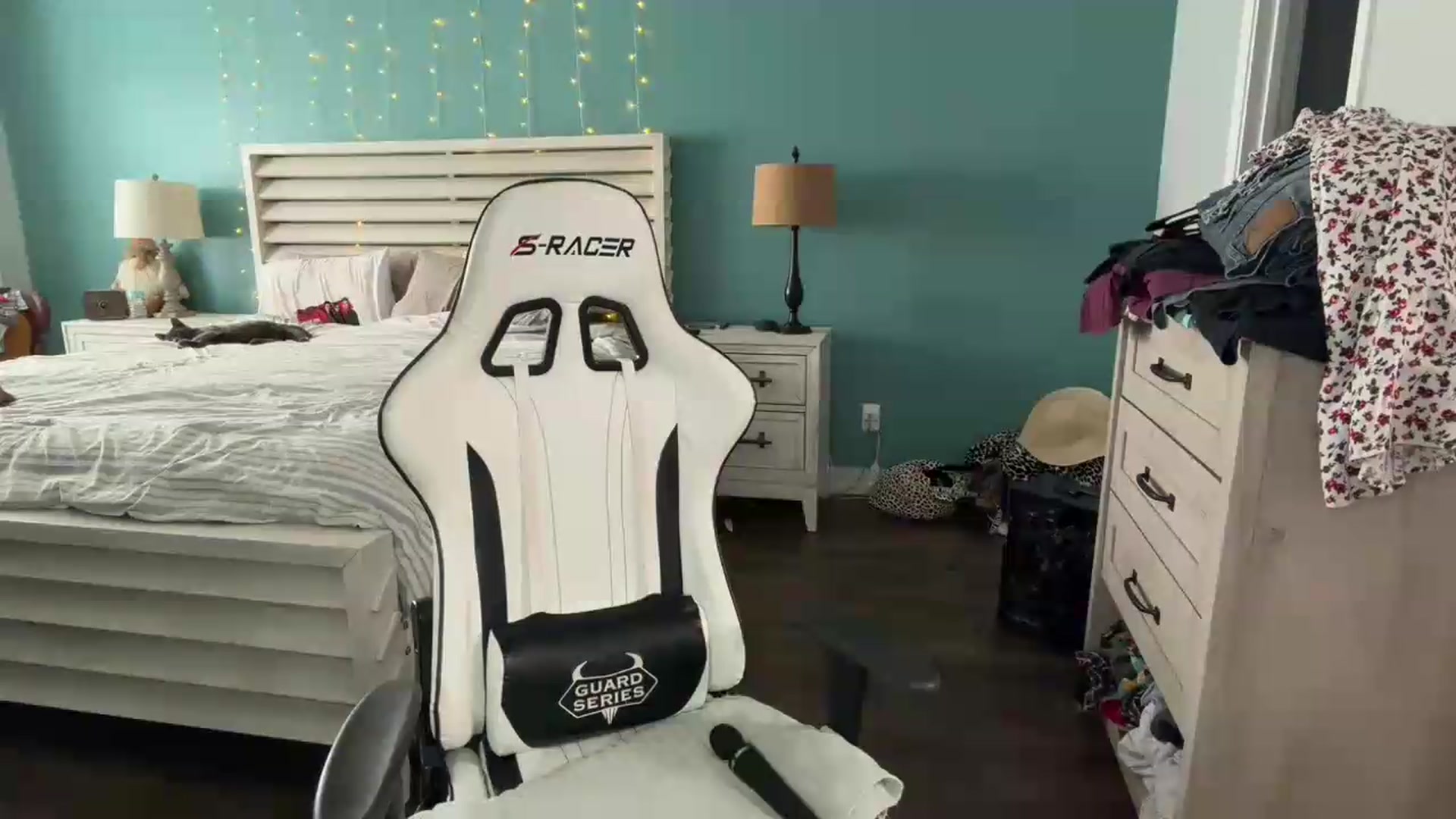 Gallery image thumbnail from ZenZoey's myfreecams stream on, 09/01/2026, 19:04 image 8 of 20