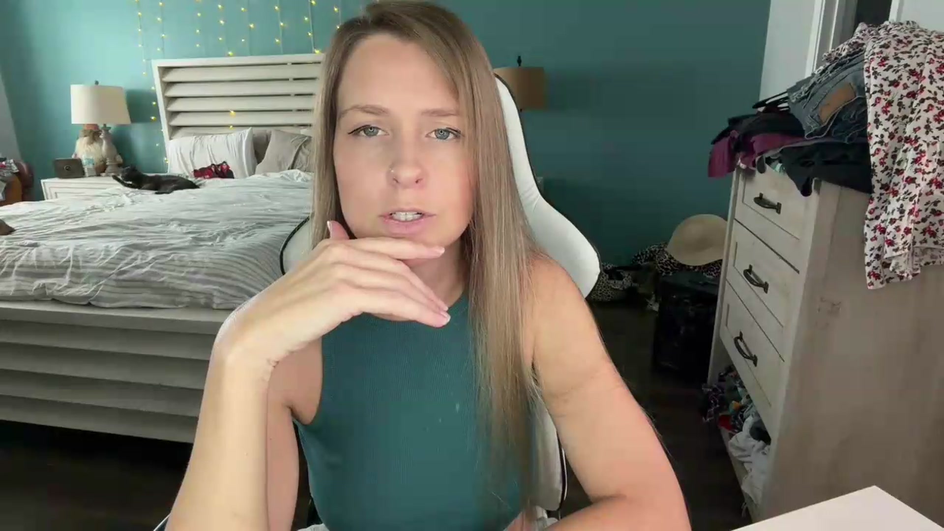 Gallery image thumbnail from ZenZoey's myfreecams stream on, 09/01/2026, 19:04 image 14 of 20