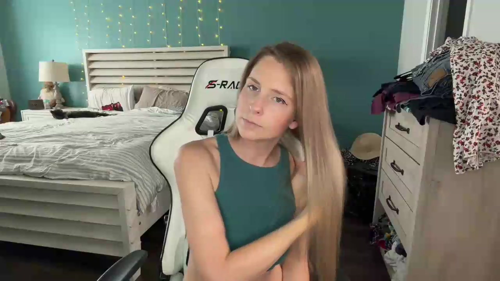 Gallery image thumbnail from ZenZoey's myfreecams stream on, 09/01/2026, 19:04 image 9 of 20